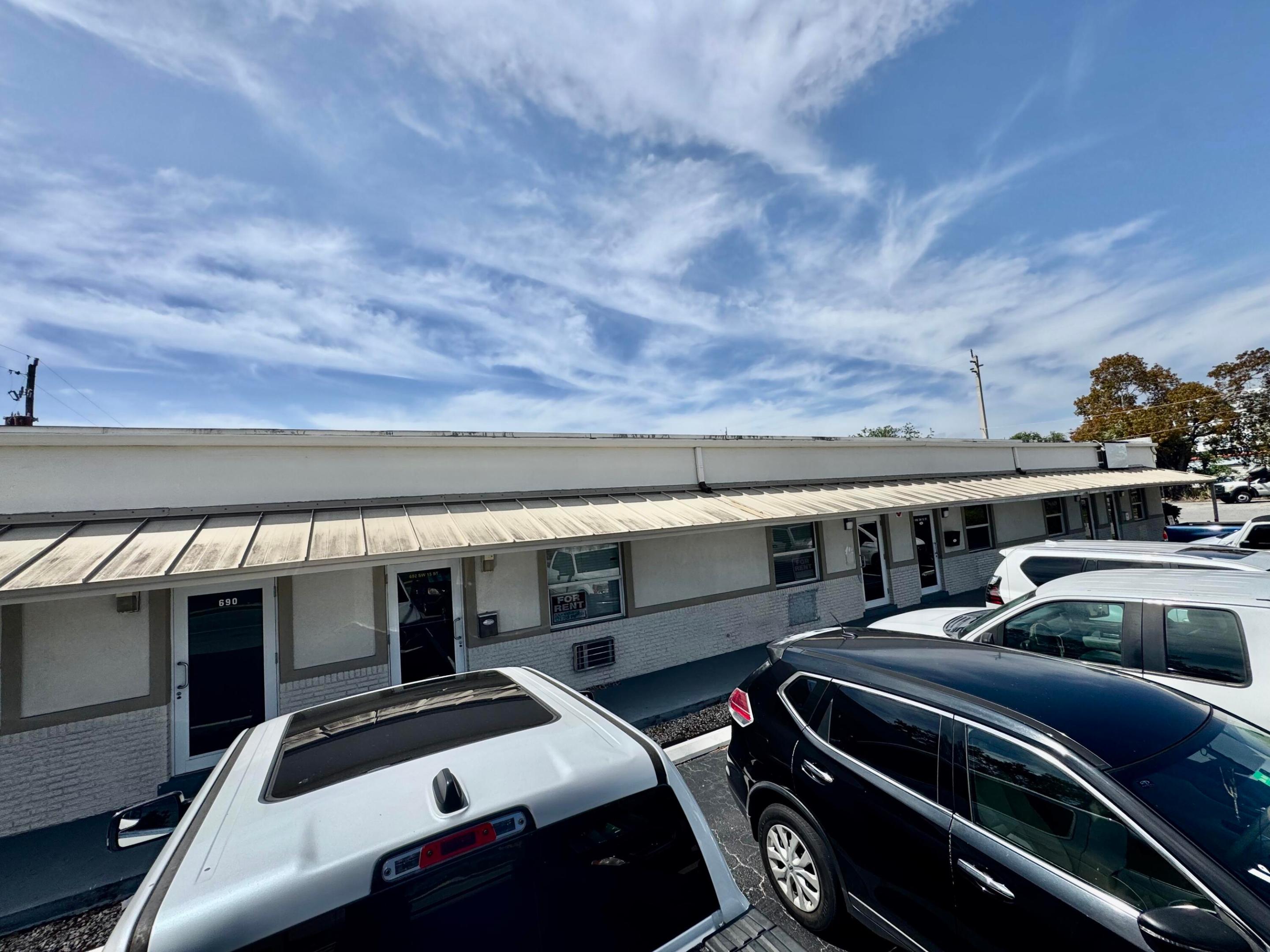 692 SW 15th Street 692