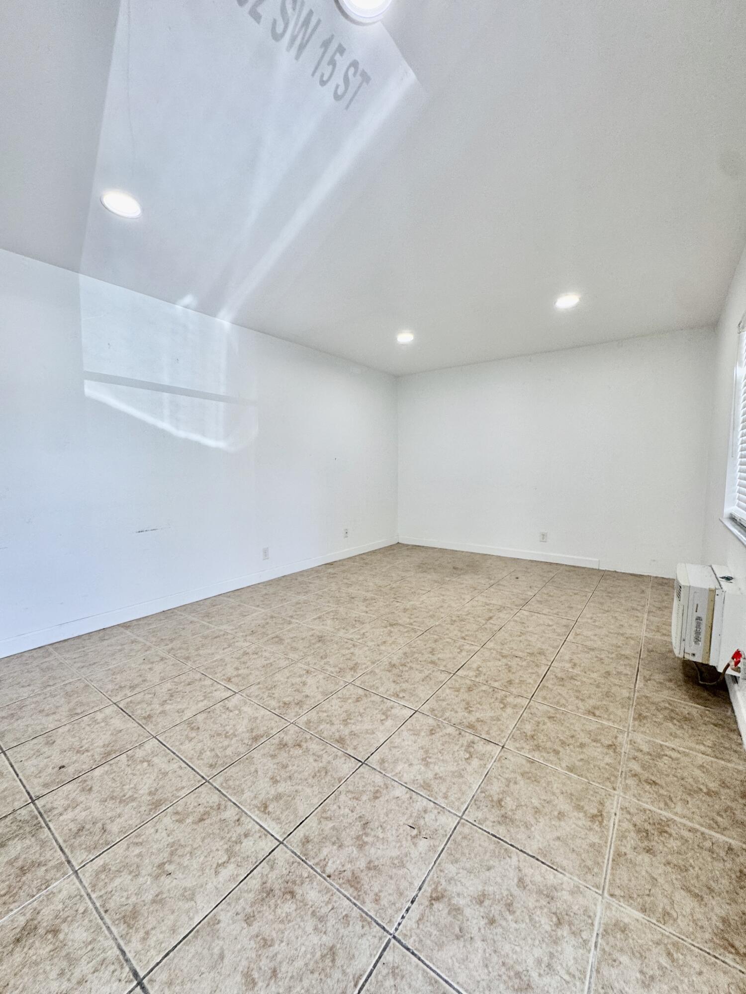 692 SW 15th Street 692