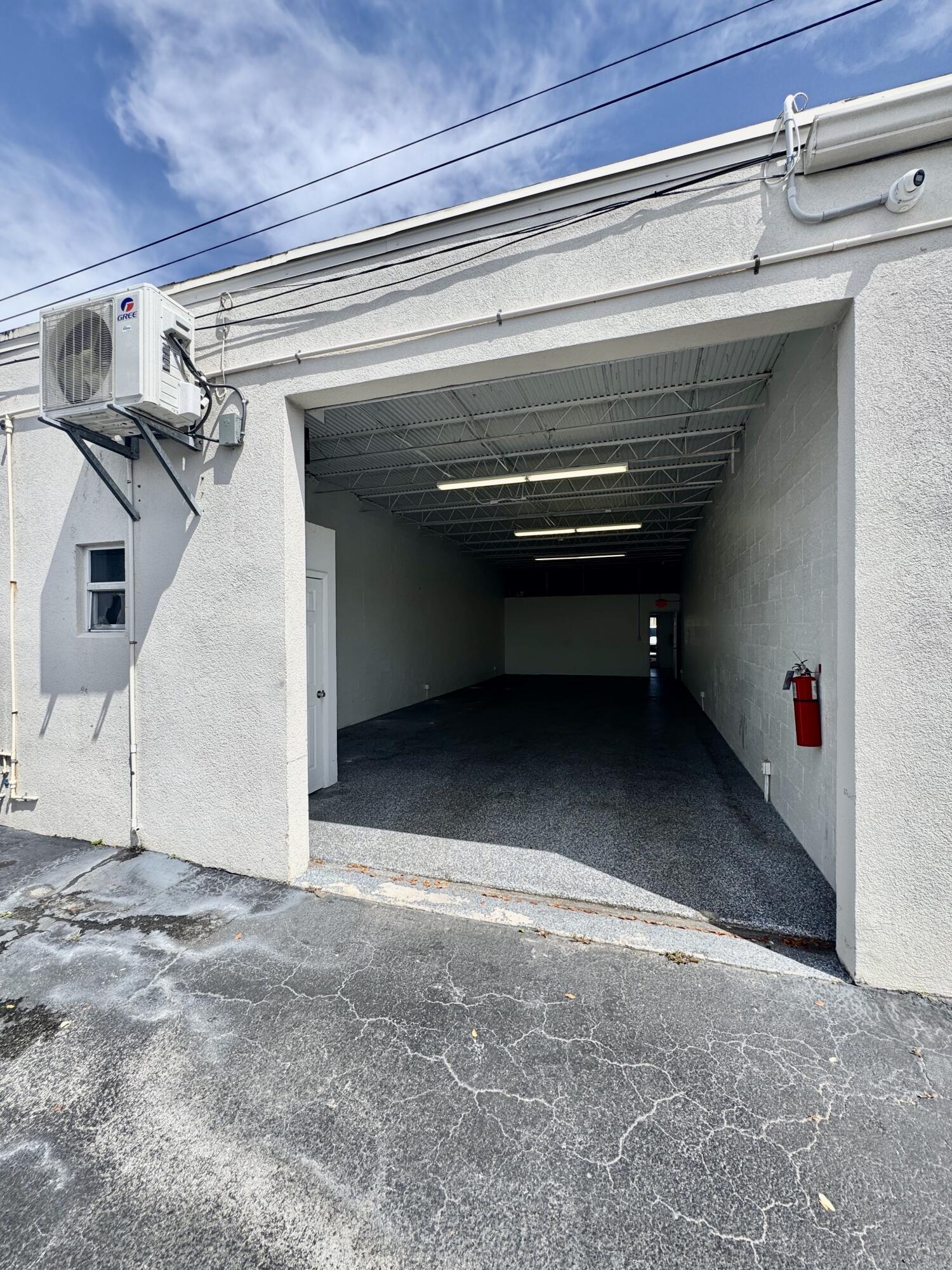 692 SW 15th Street 692