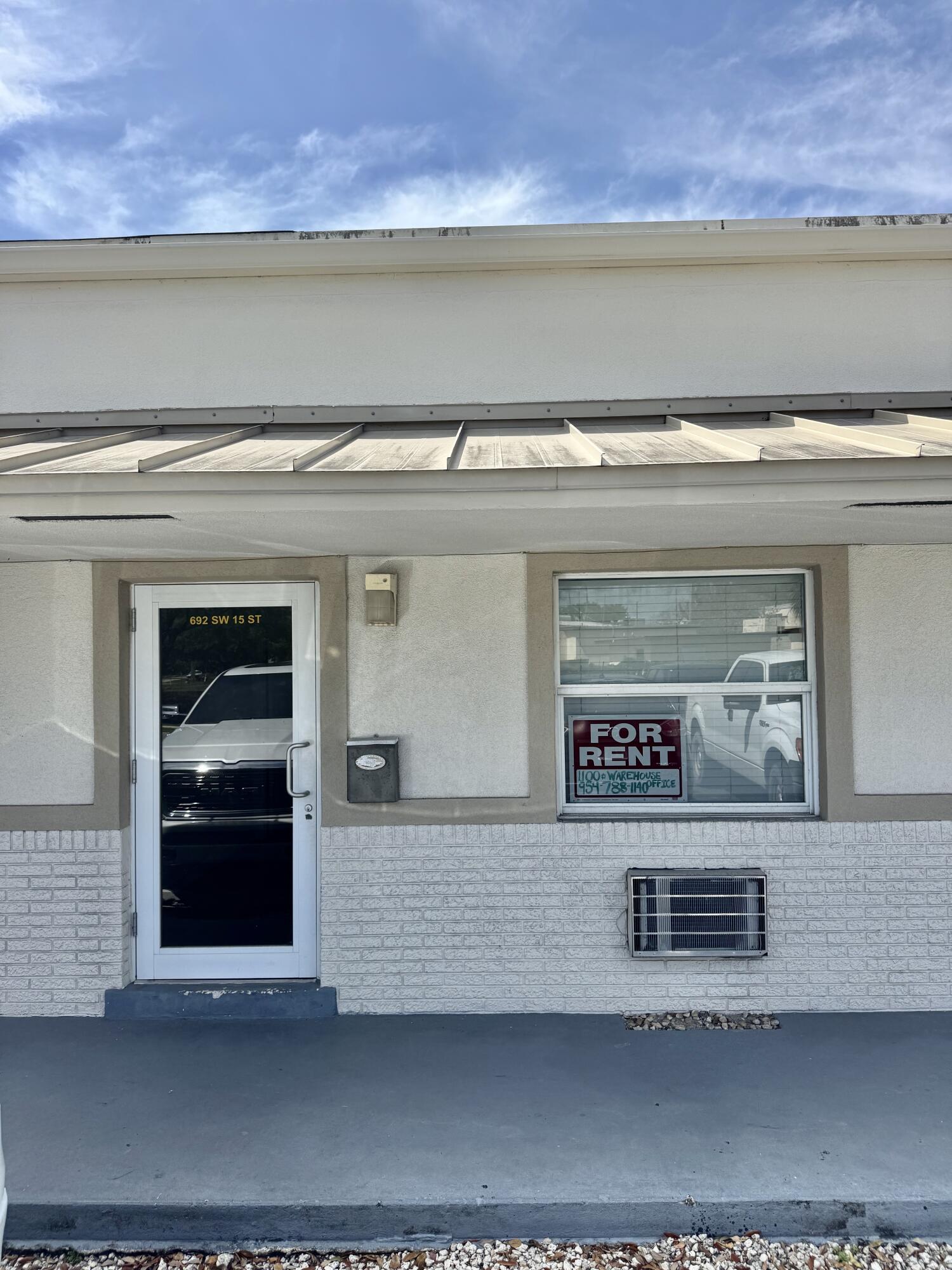 692 SW 15th Street 692