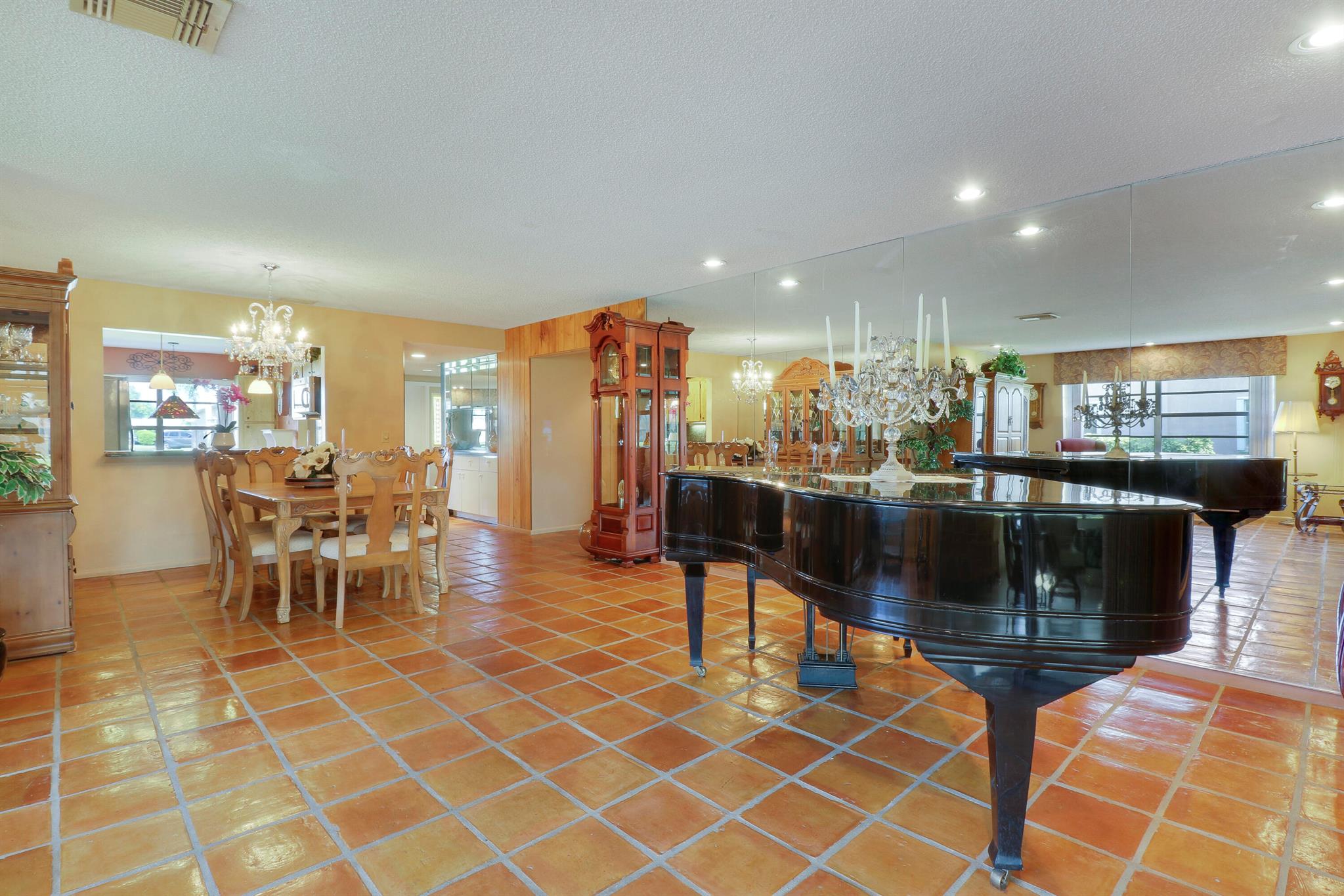 4707 Rainbow Drive