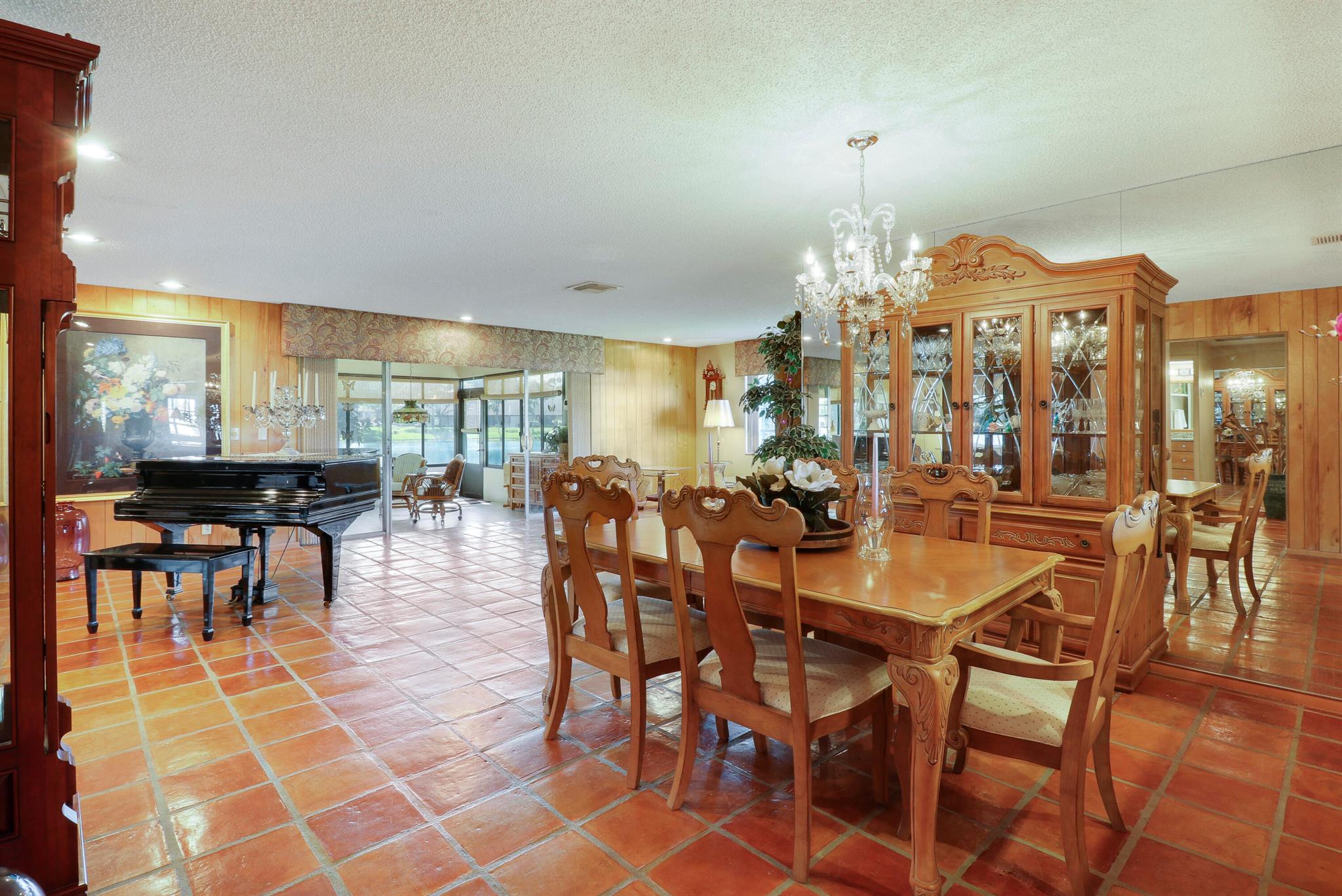 4707 Rainbow Drive