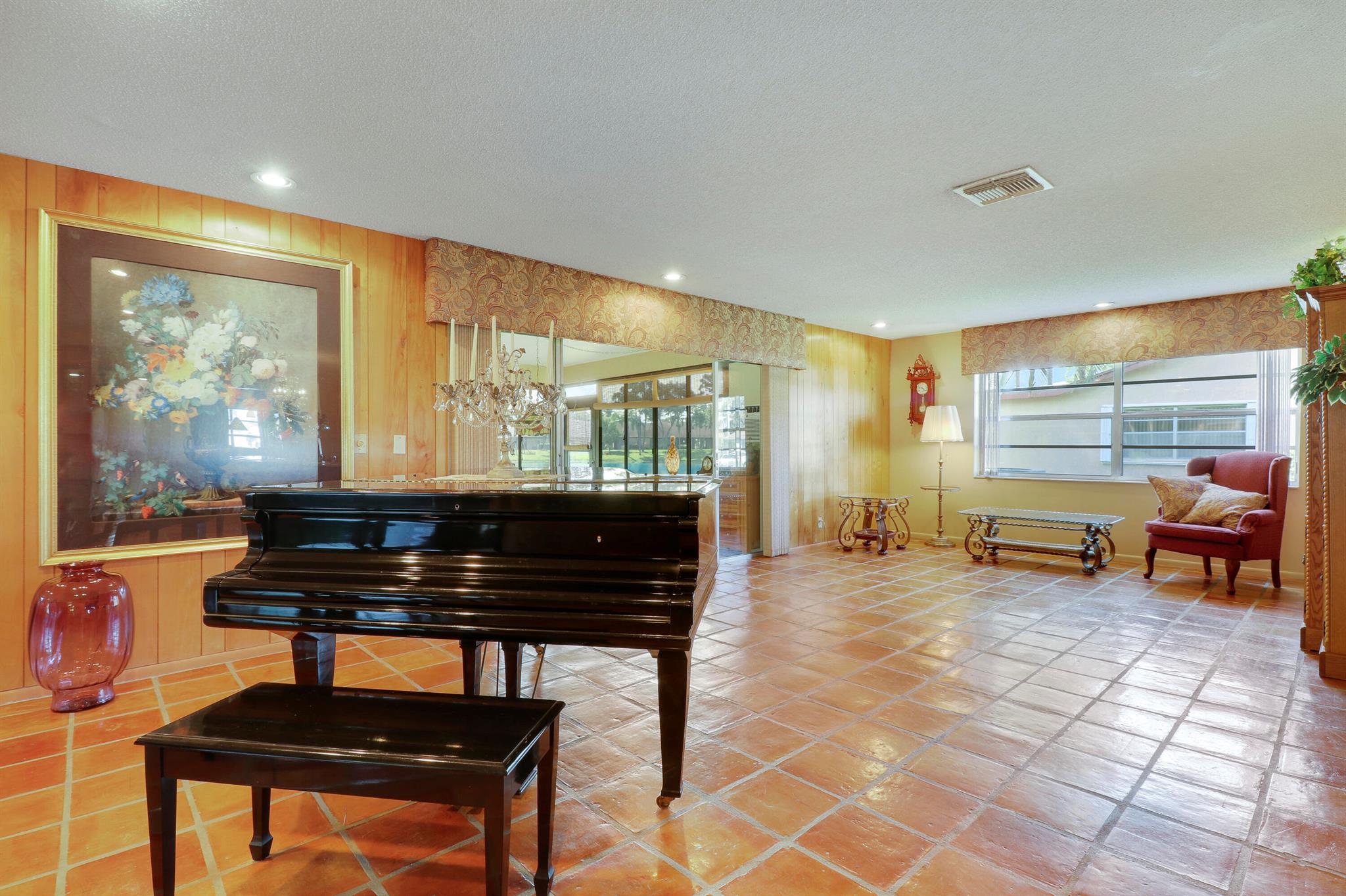 4707 Rainbow Drive