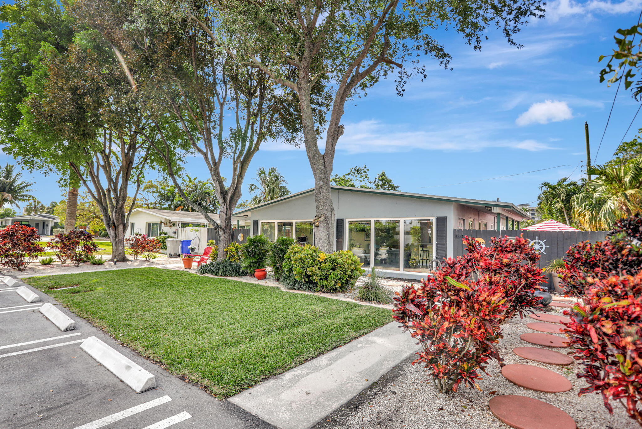 2412 NE 4th Street E-W