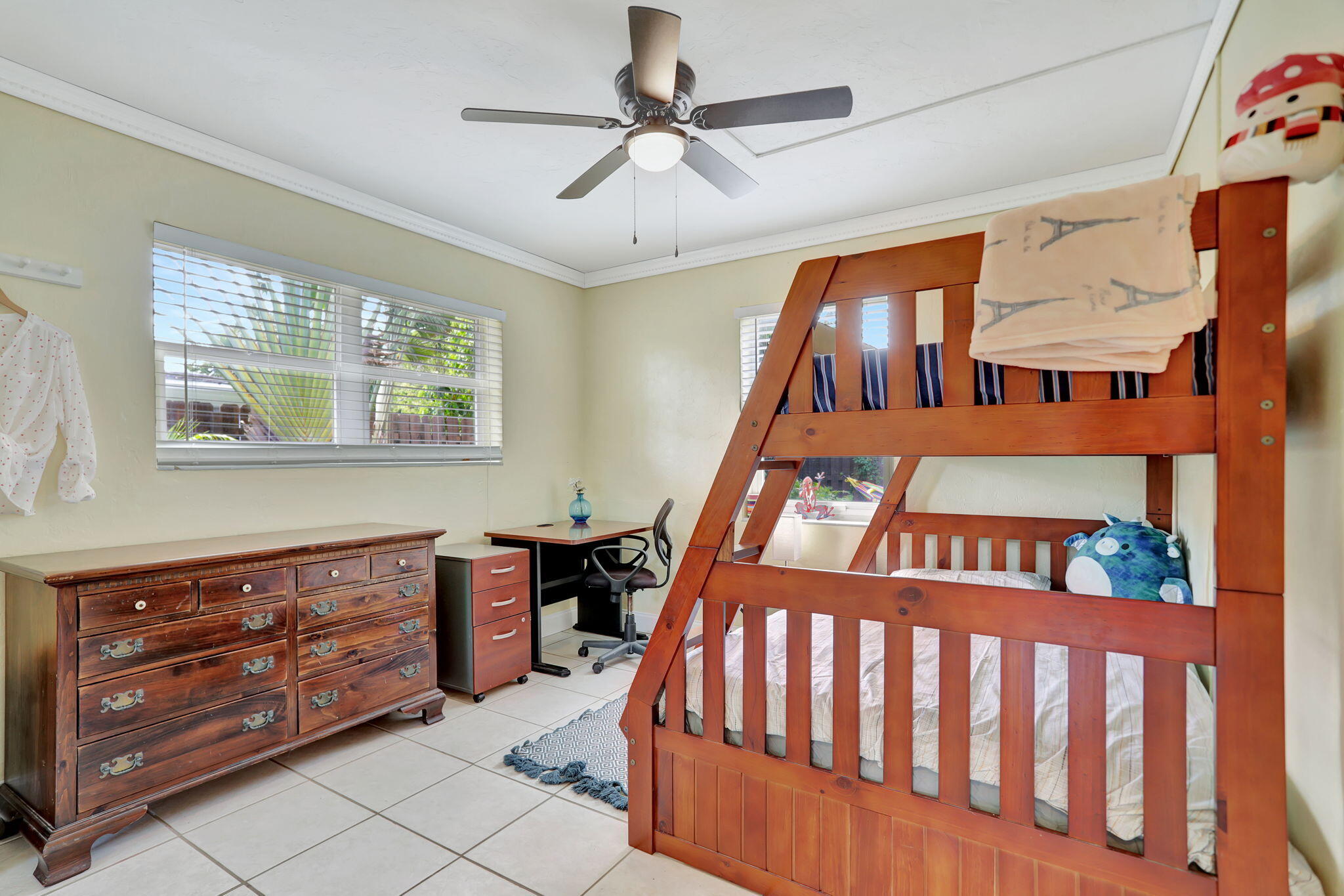 2412 NE 4th Street E-W