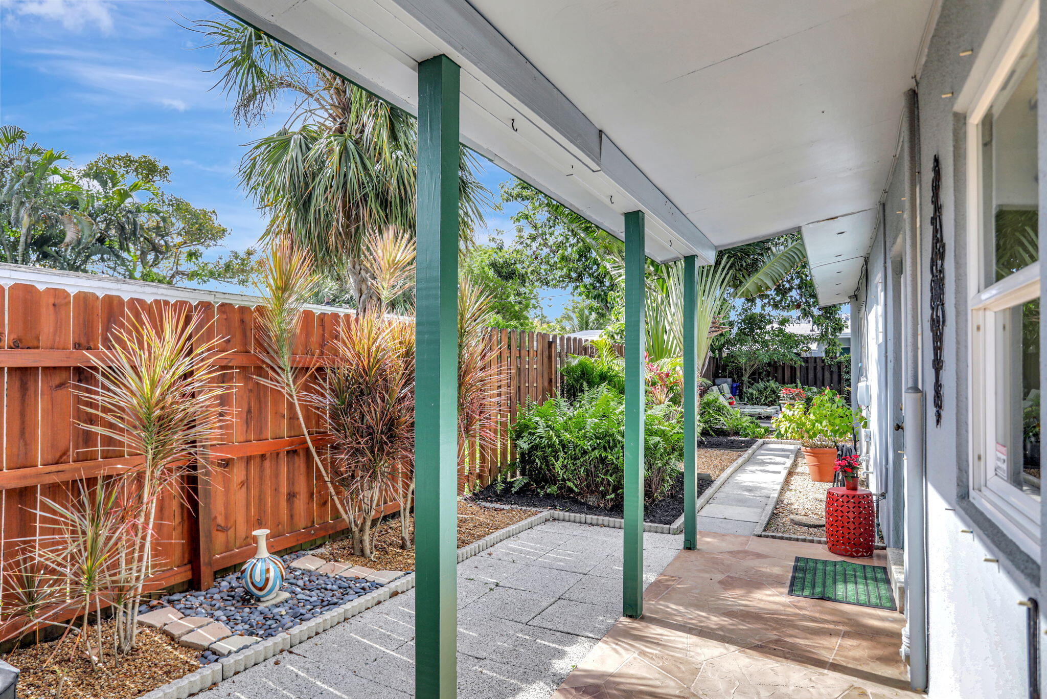 2412 NE 4th Street E-W