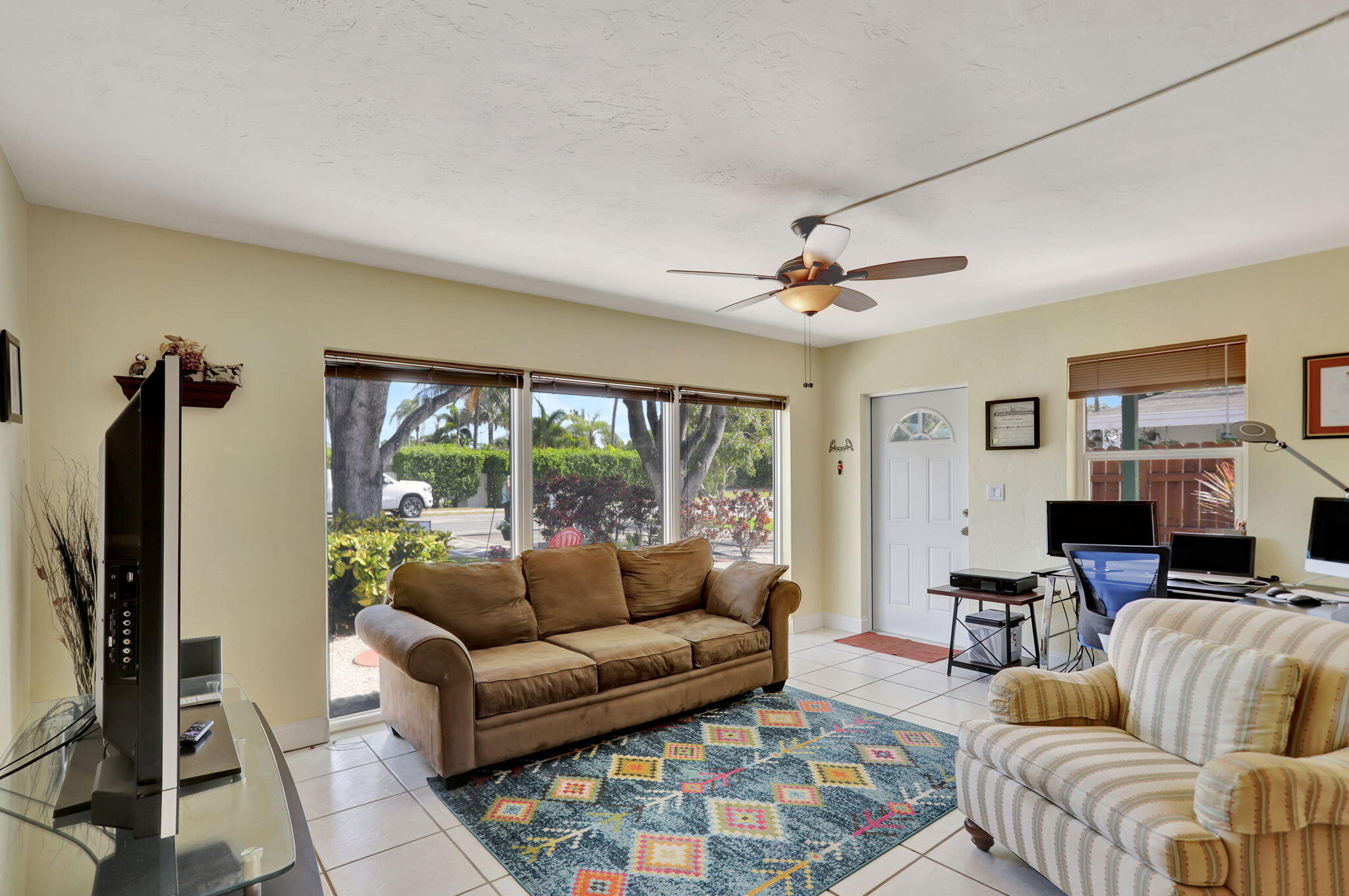 2412 NE 4th Street E-W