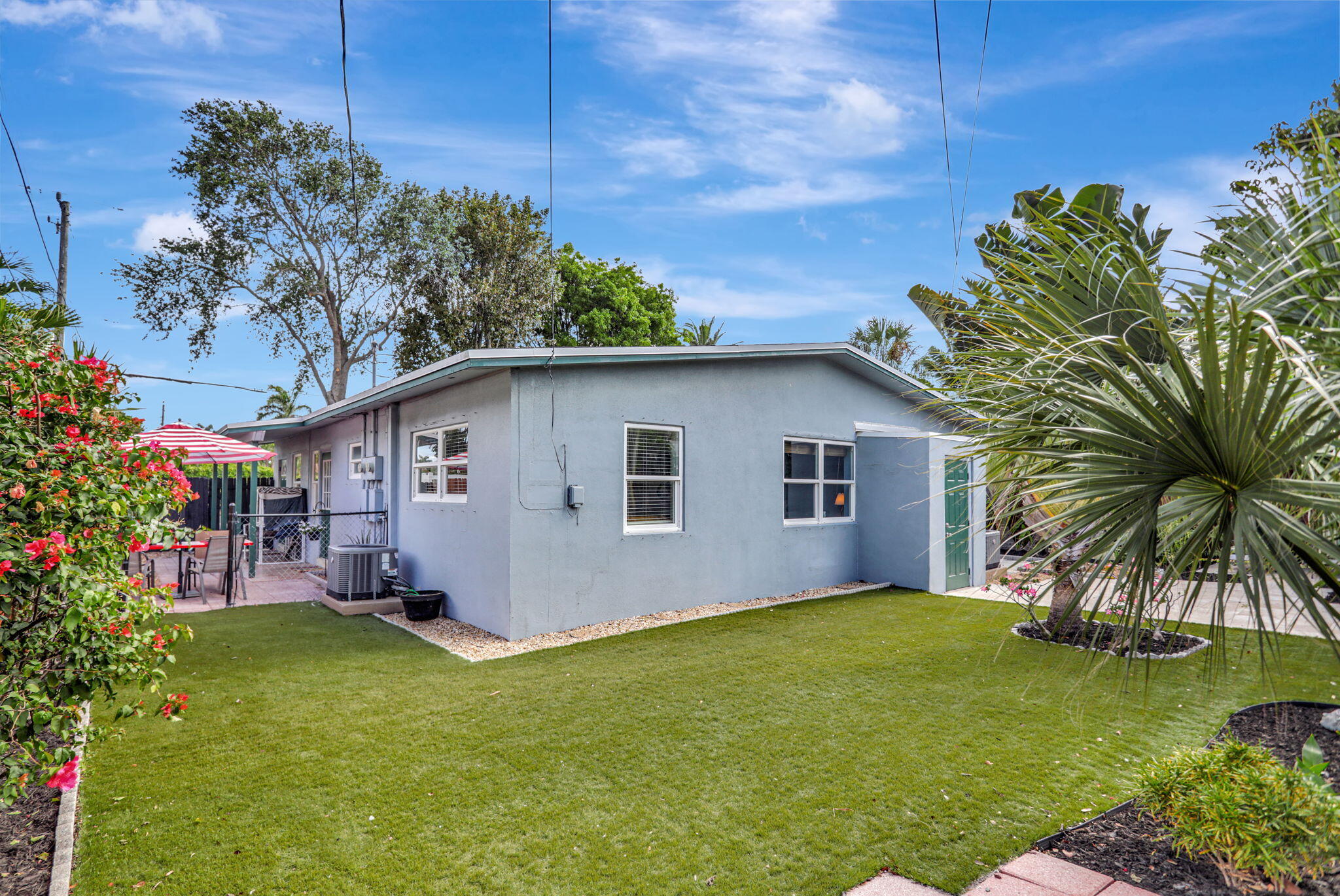 2412 NE 4th Street E-W