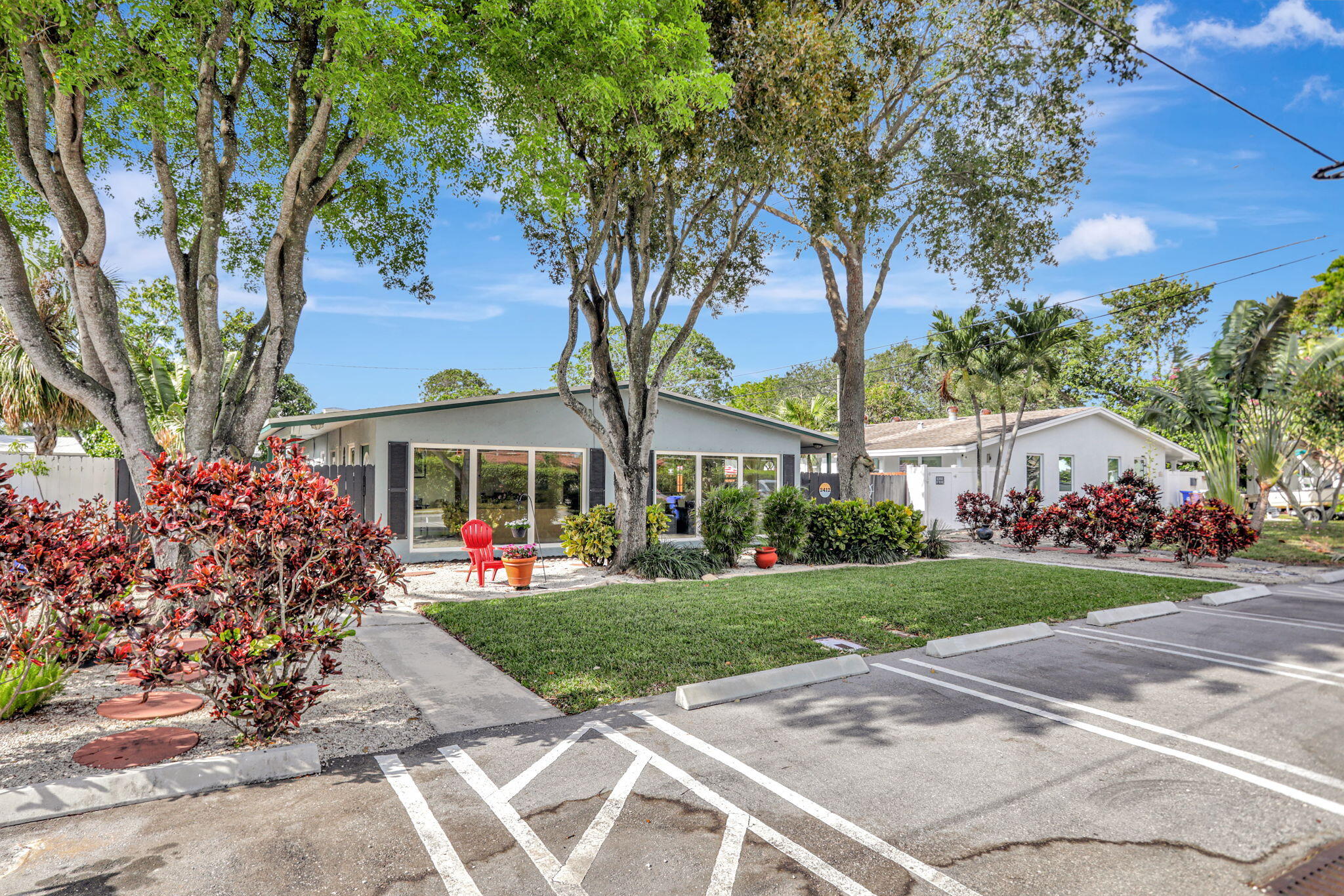 2412 NE 4th Street E-W