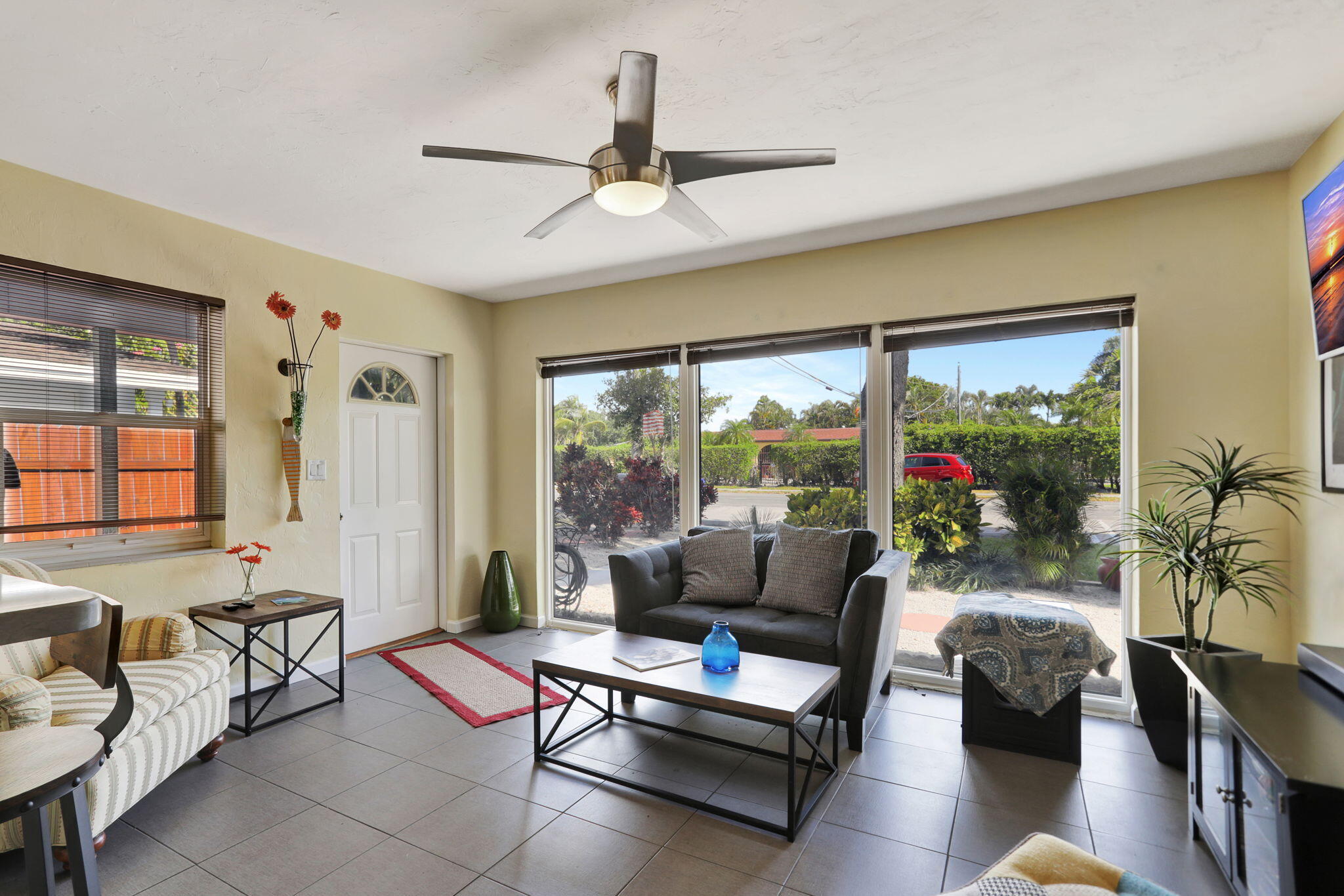 2412 NE 4th Street E-W