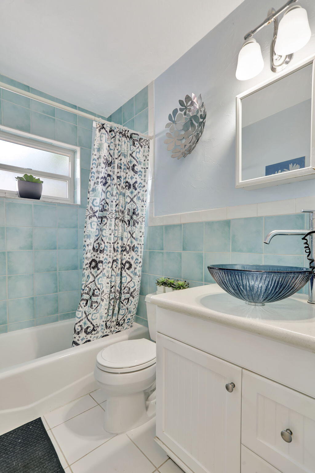 2412 NE 4th Street E-W