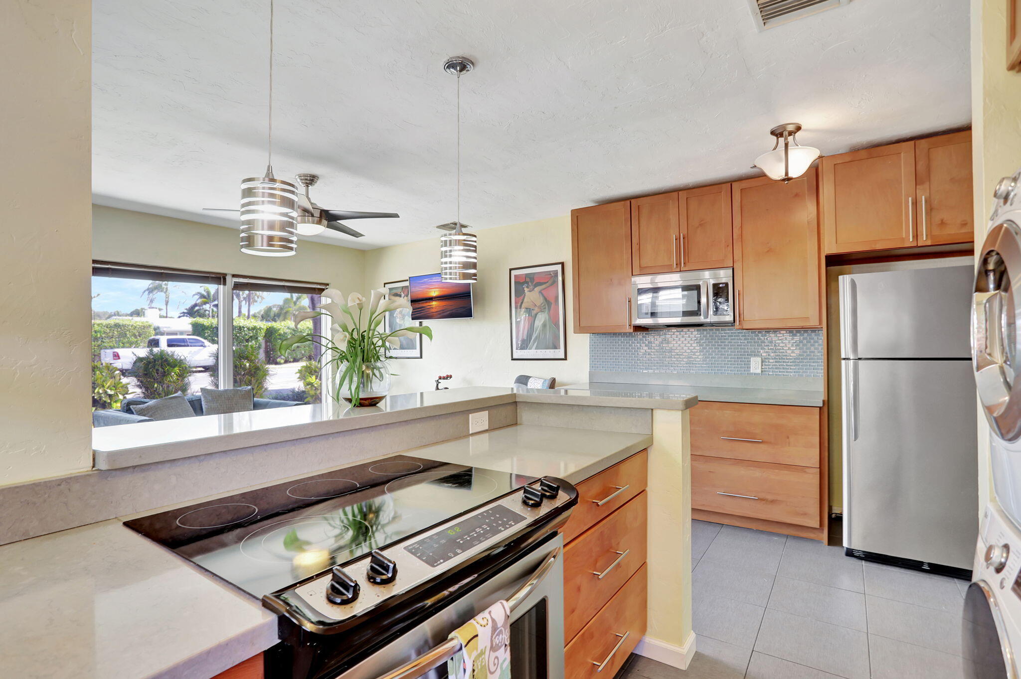 2412 NE 4th Street E-W