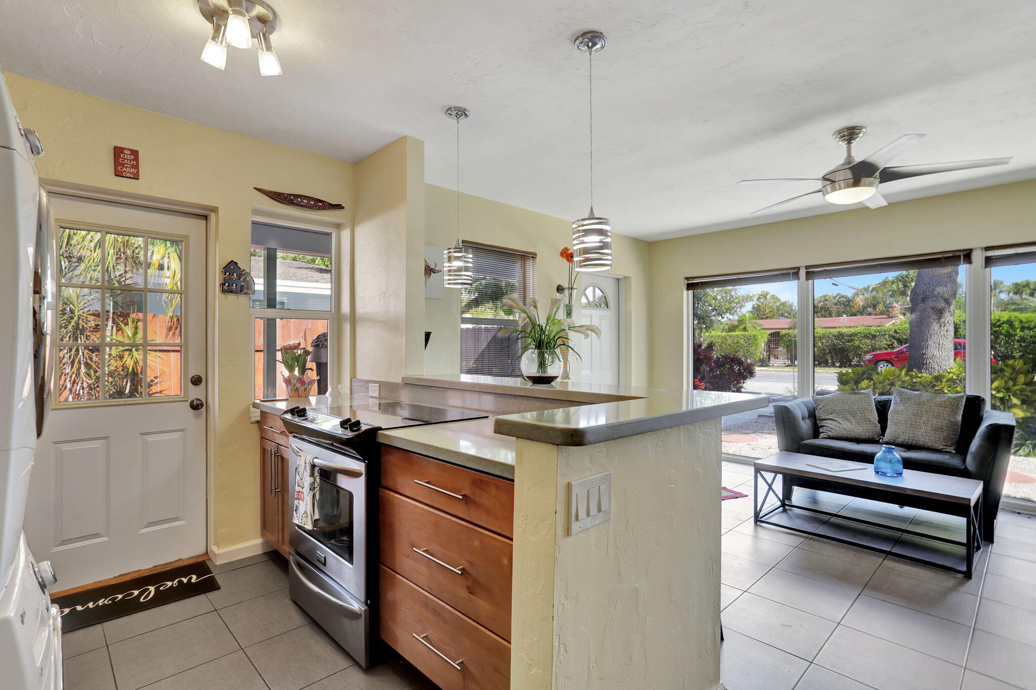 2412 NE 4th Street E-W