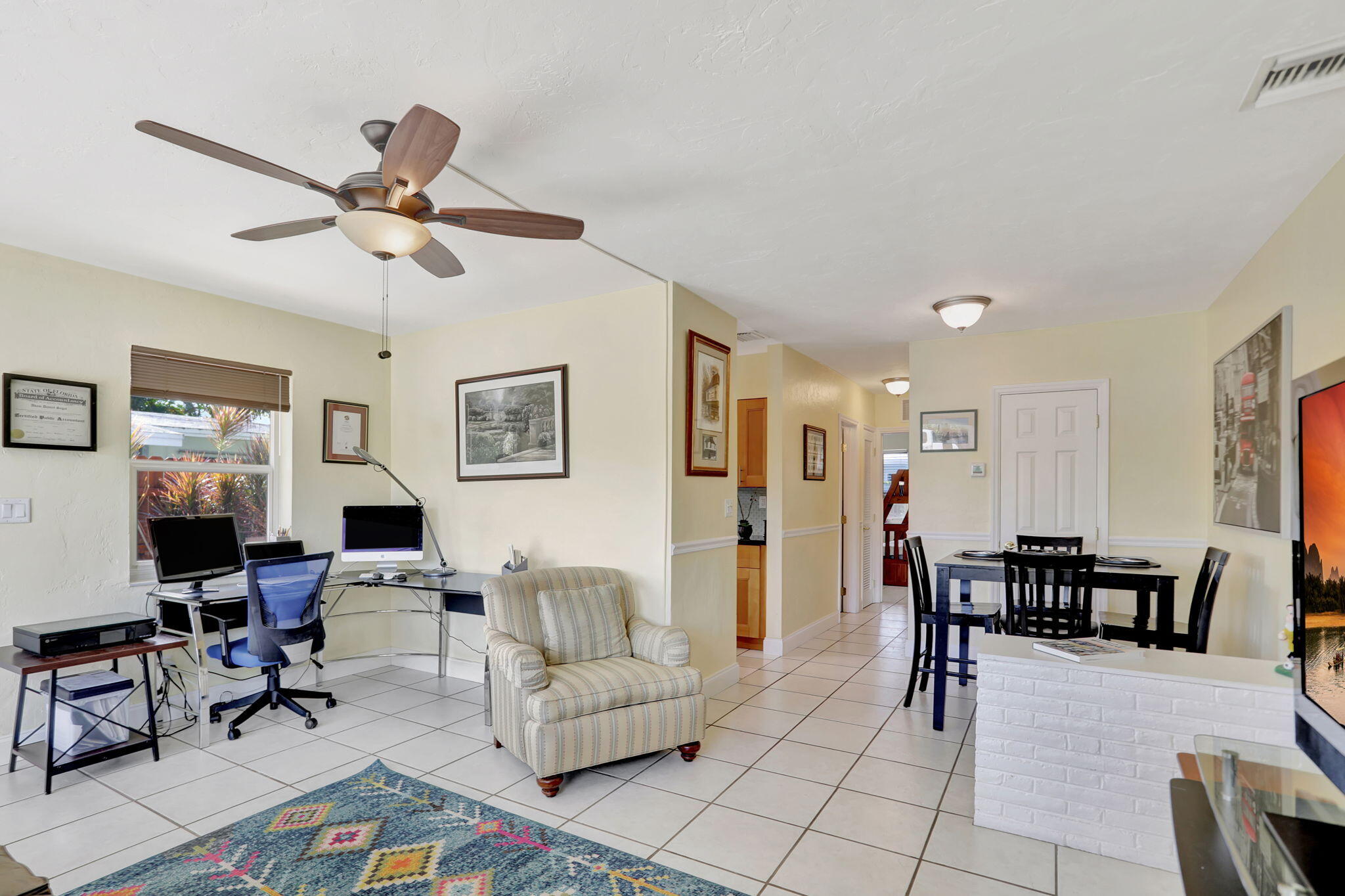 2412 NE 4th Street E-W