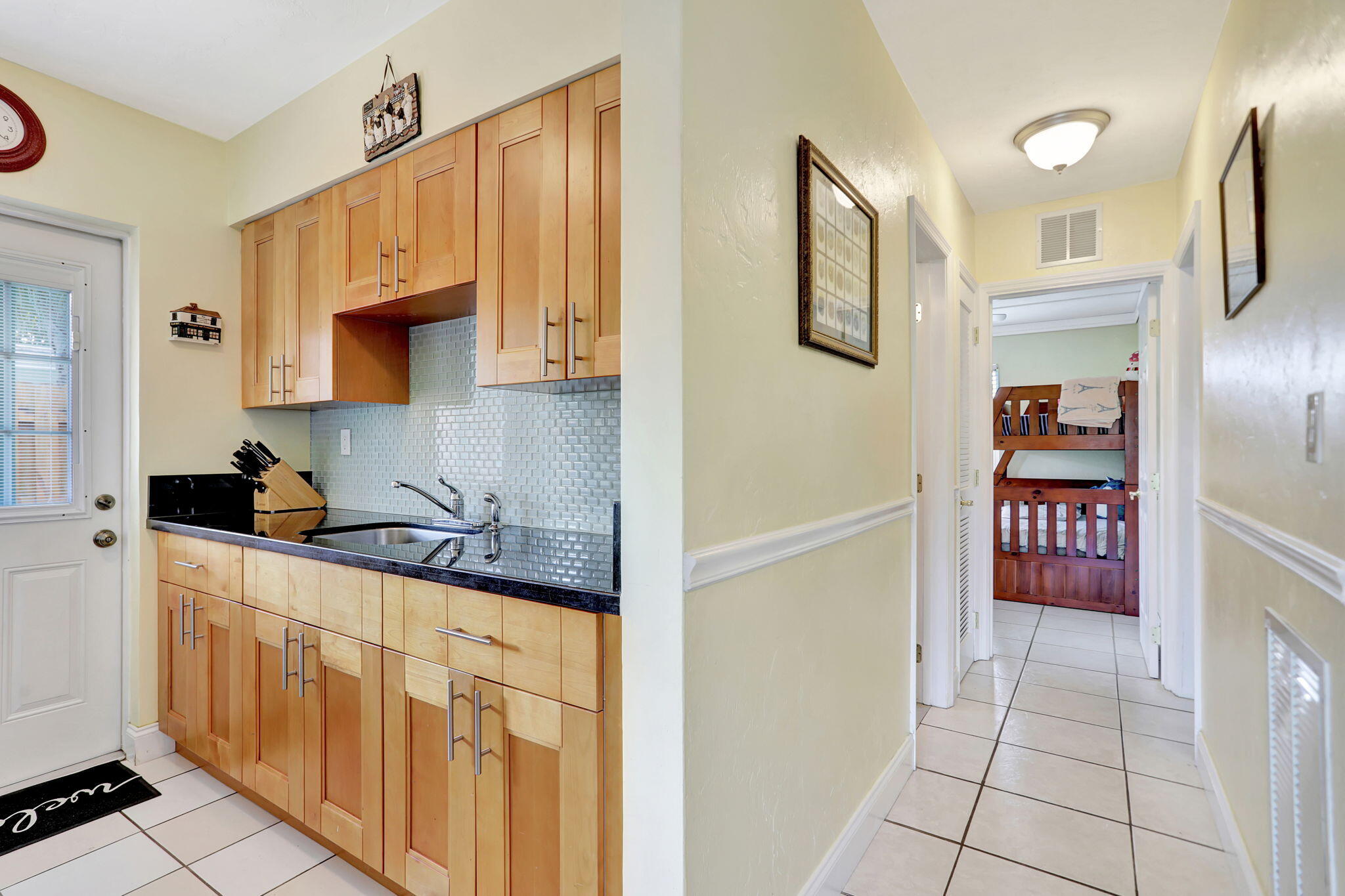 2412 NE 4th Street E-W