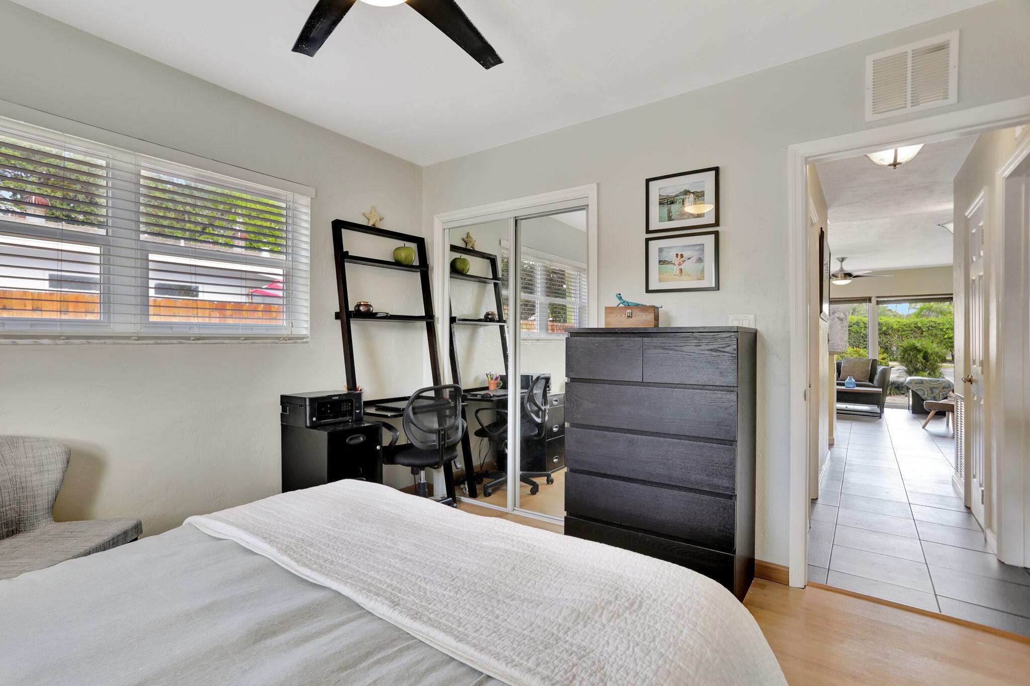 2412 NE 4th Street E-W