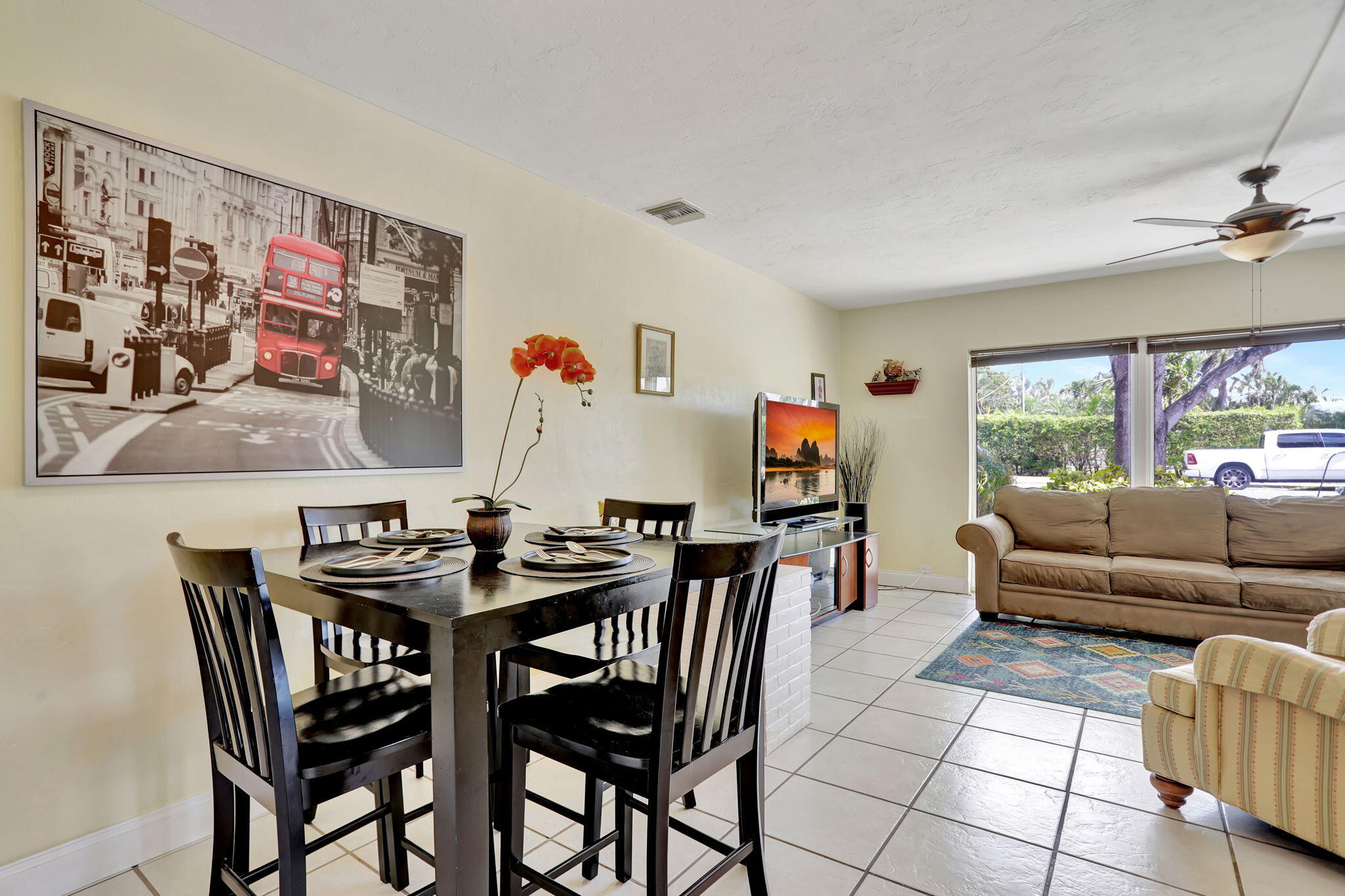 2412 NE 4th Street E-W