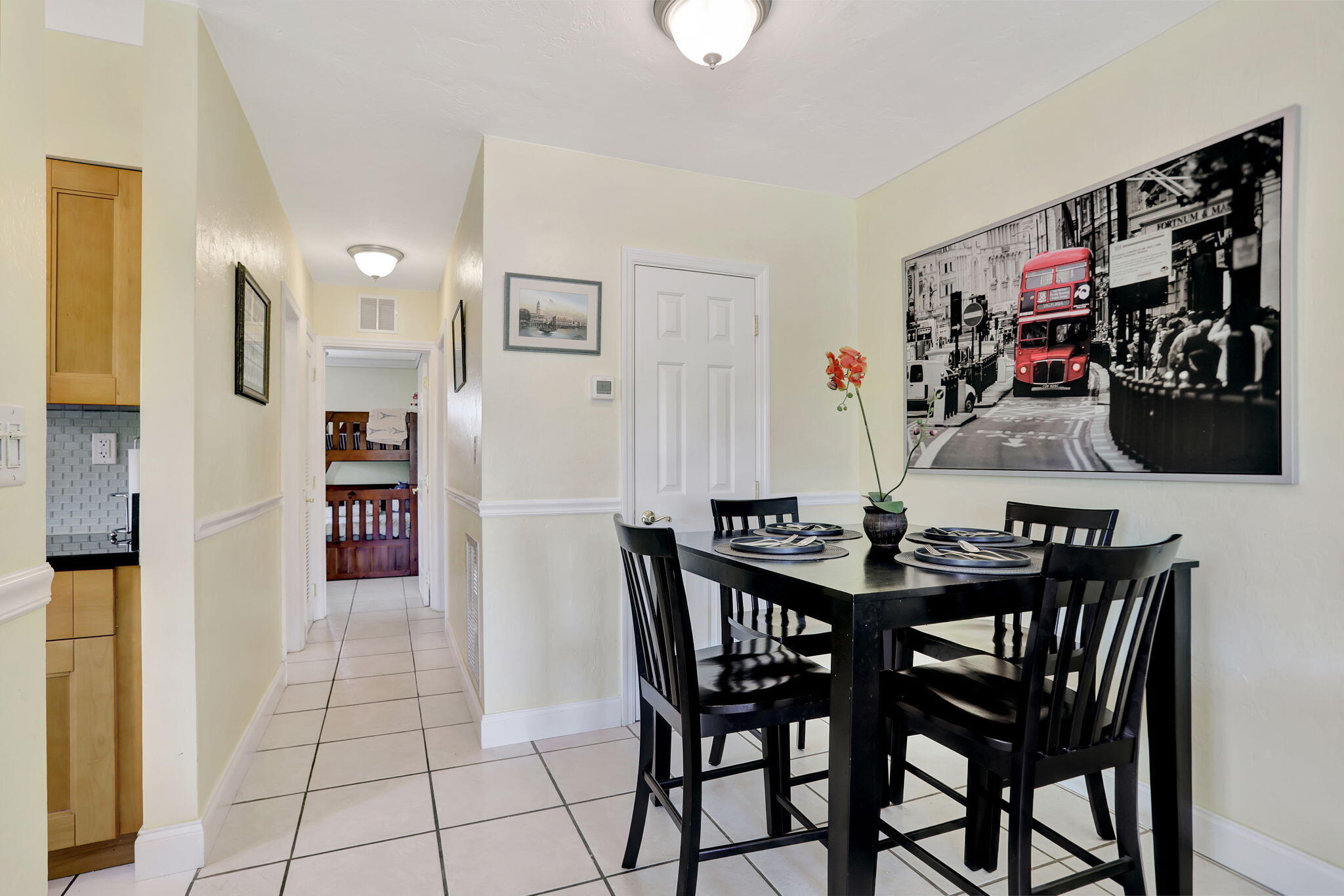 2412 NE 4th Street E-W