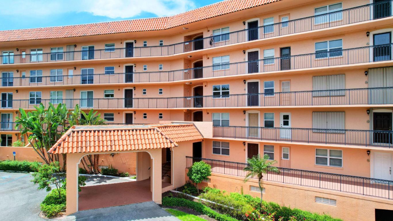 2871 N Ocean Boulevard V357