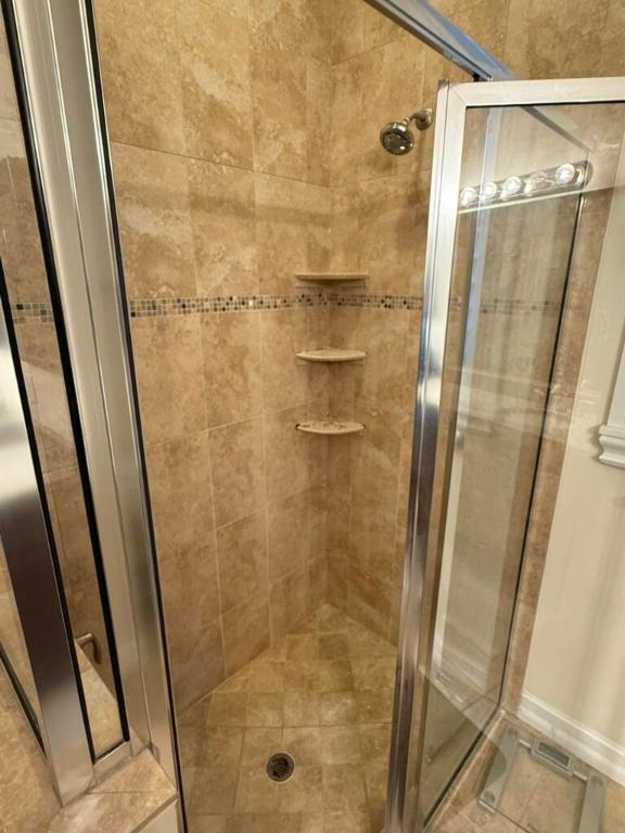 6133 NW Castlebay Lane