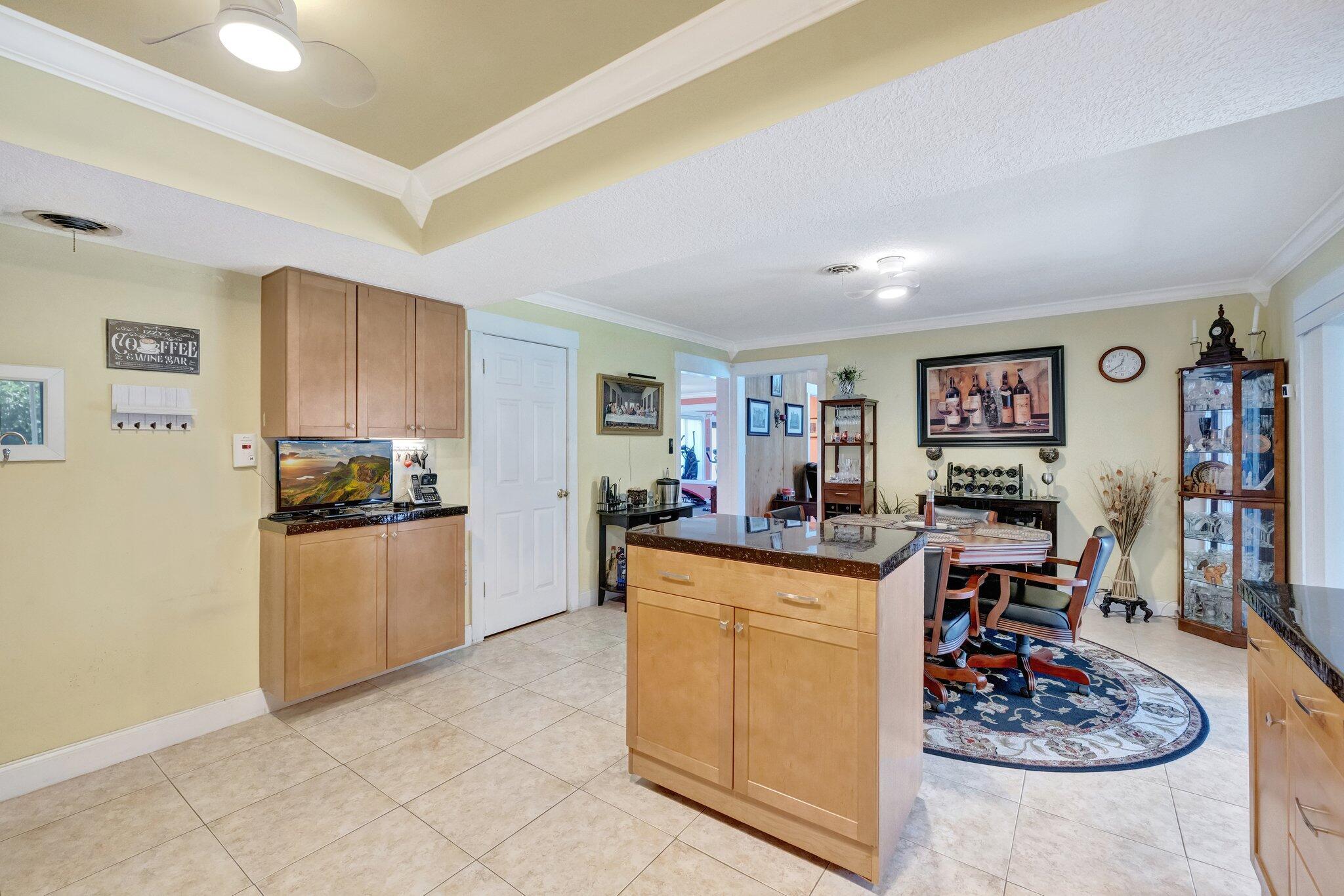 4633 SW 38th Terrace