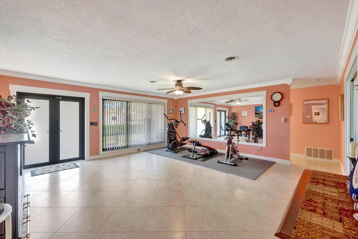 4633 SW 38th Terrace