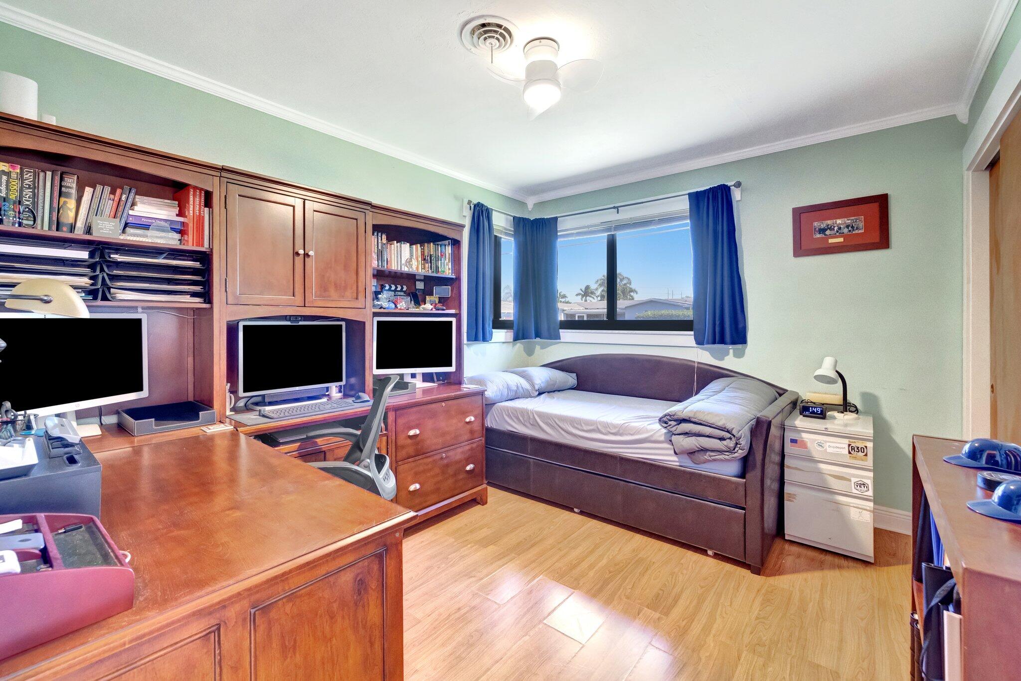 4633 SW 38th Terrace