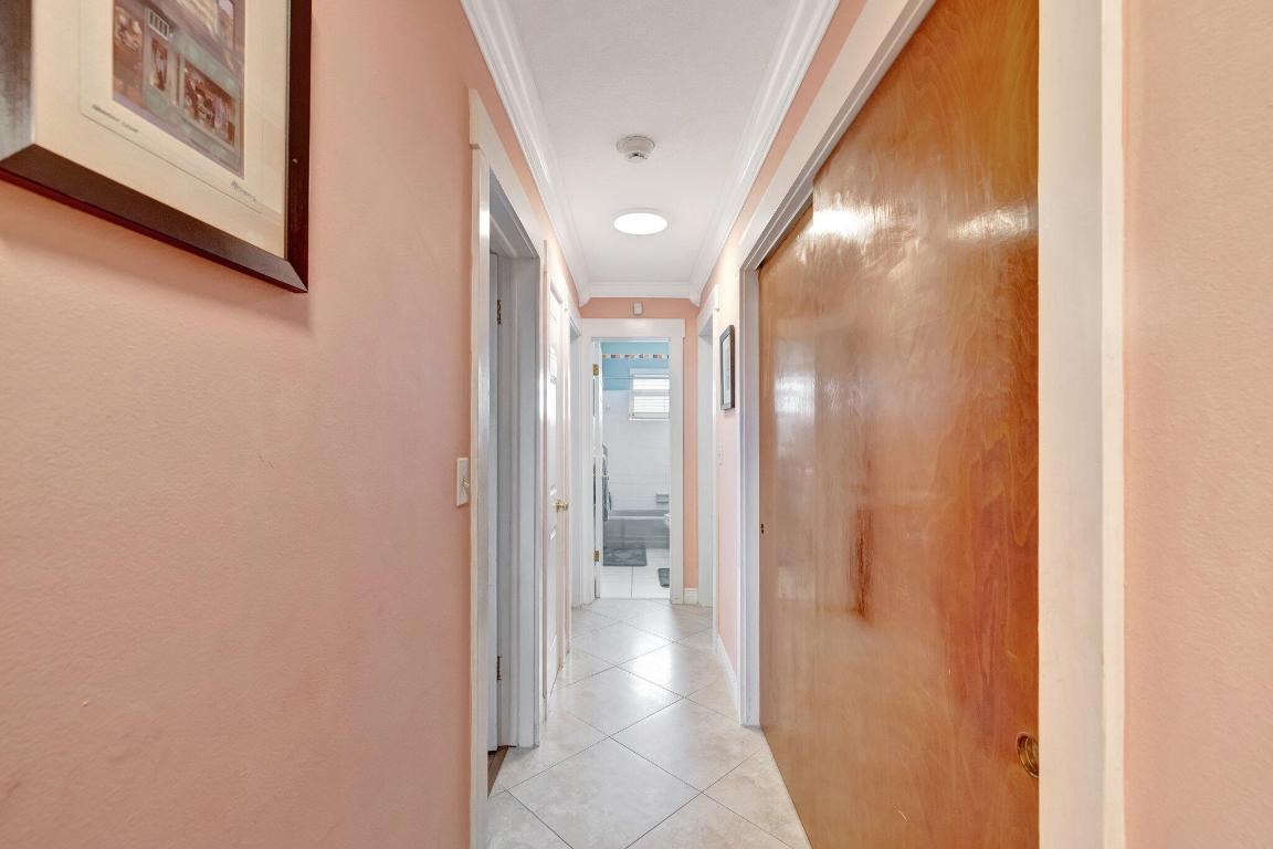 4633 SW 38th Terrace