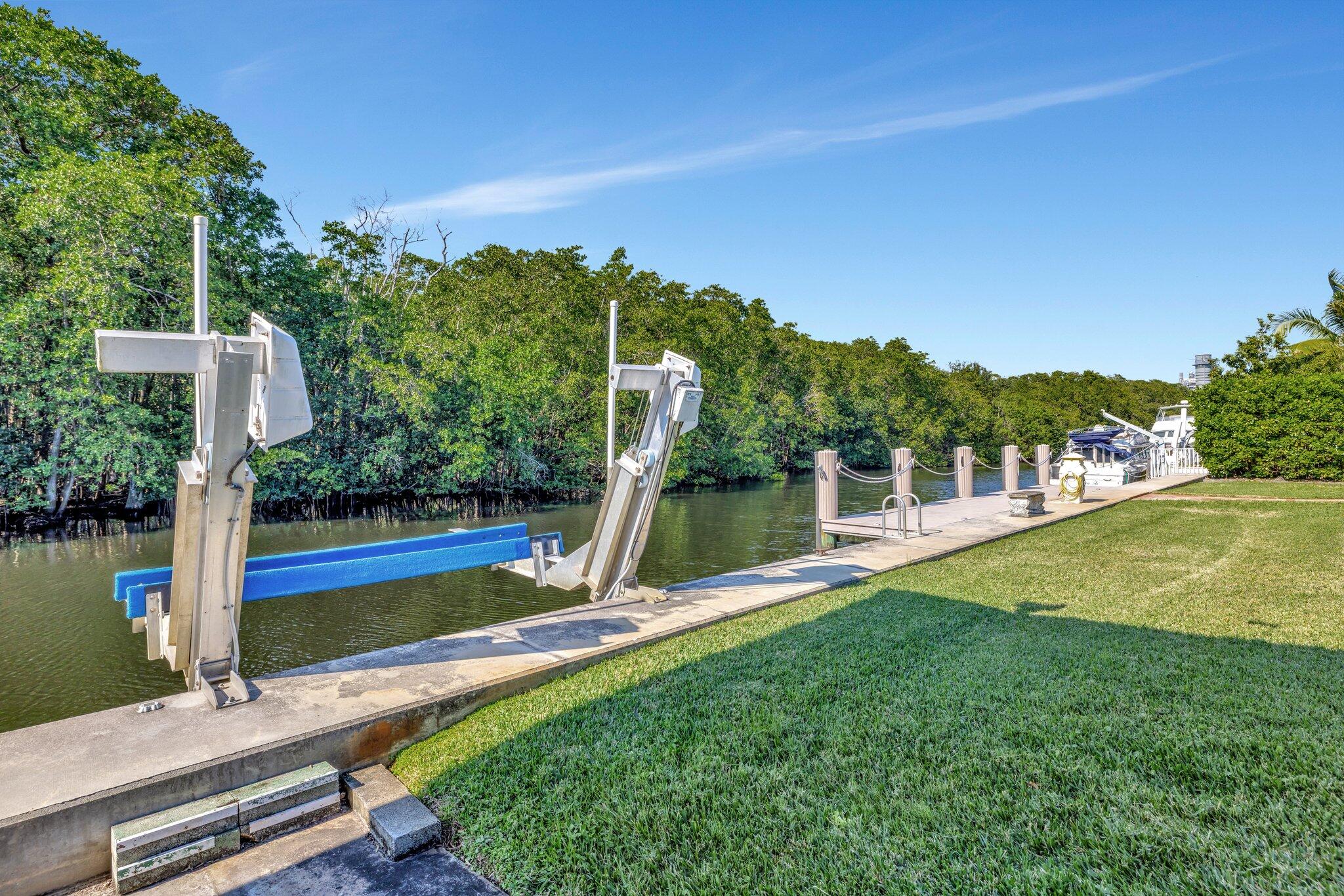 4633 SW 38th Terrace