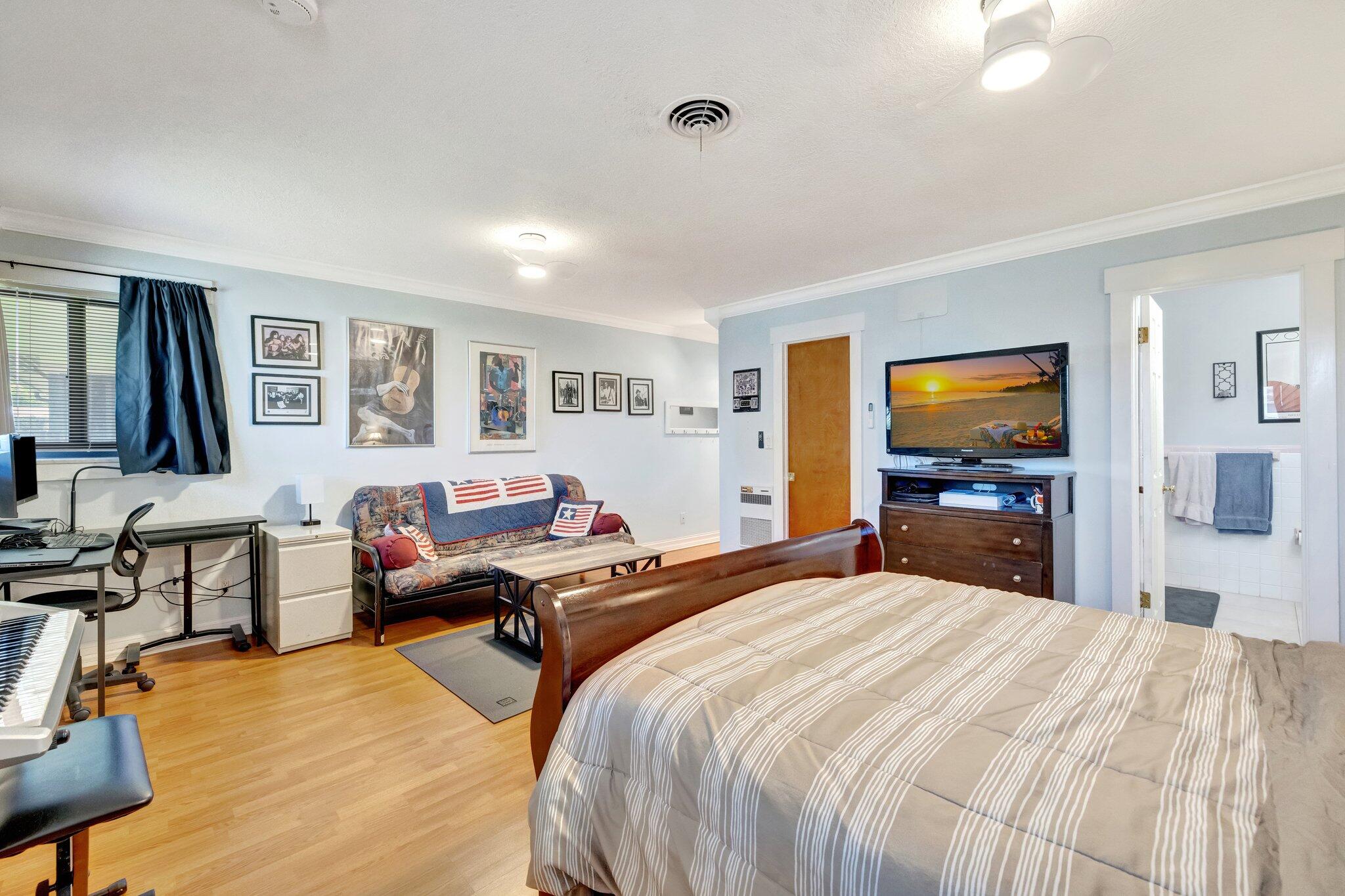 4633 SW 38th Terrace