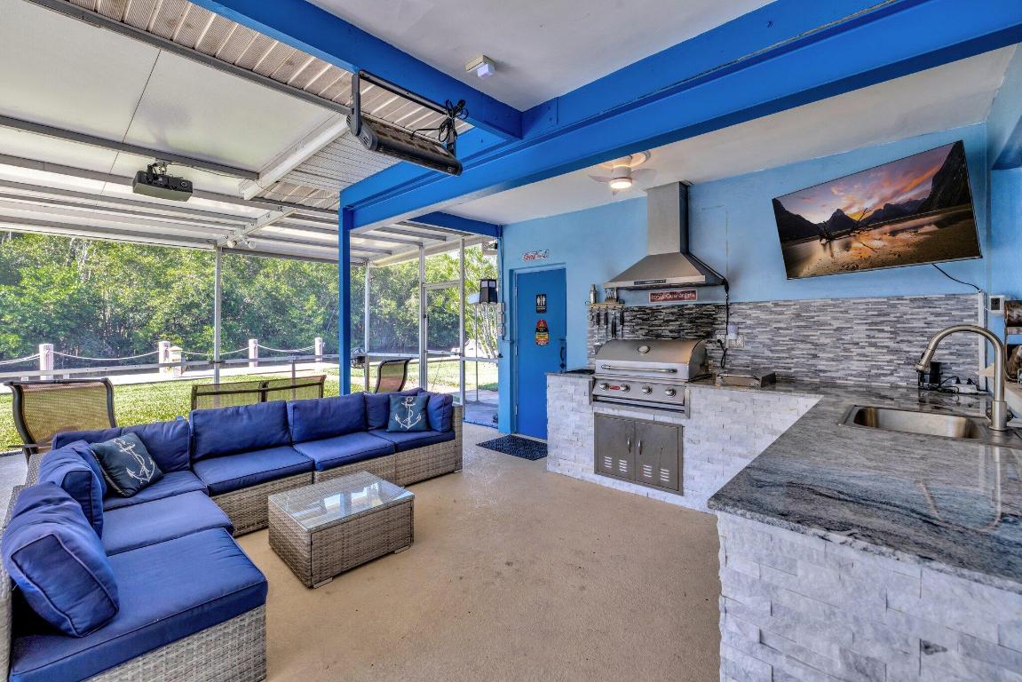 4633 SW 38th Terrace