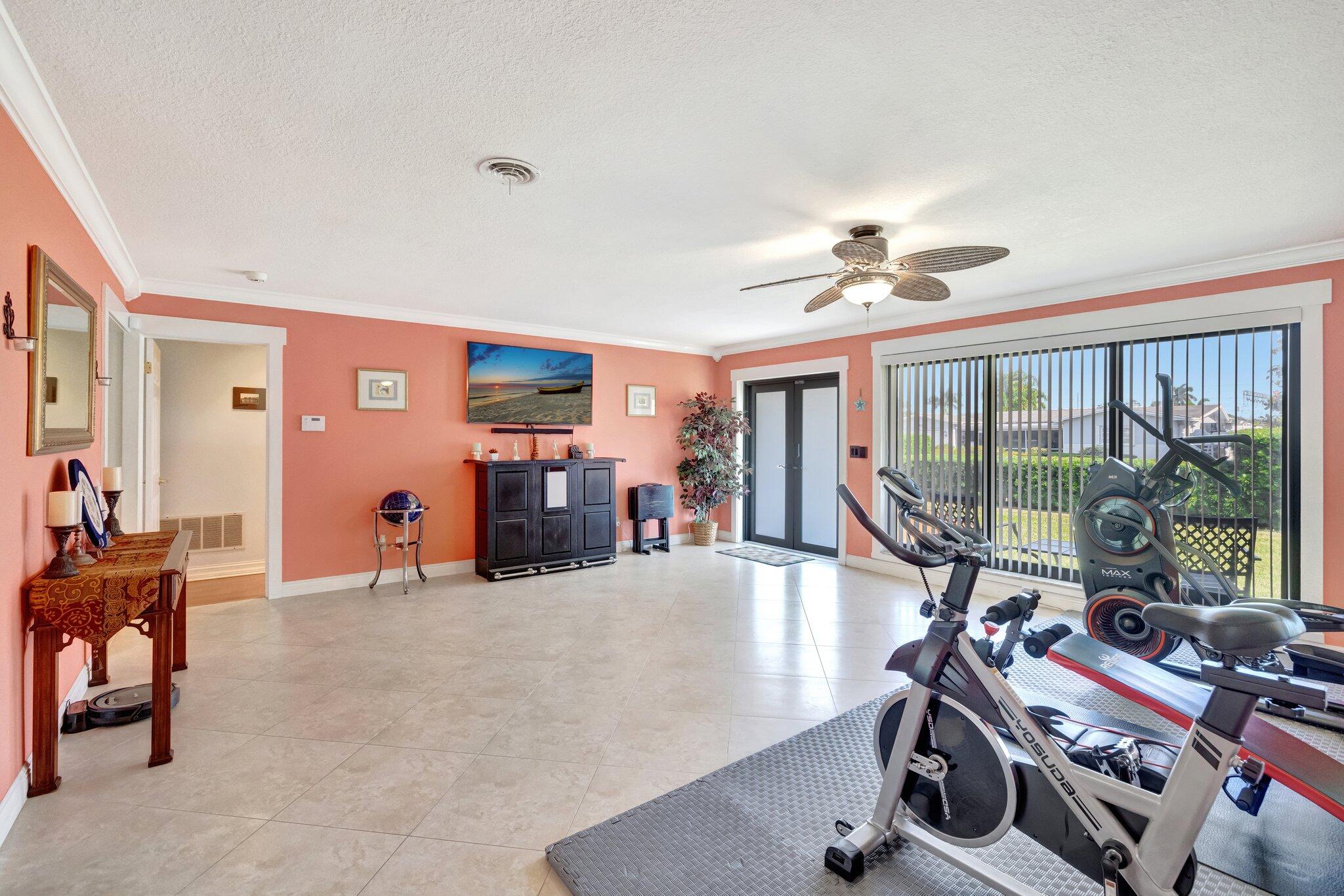 4633 SW 38th Terrace