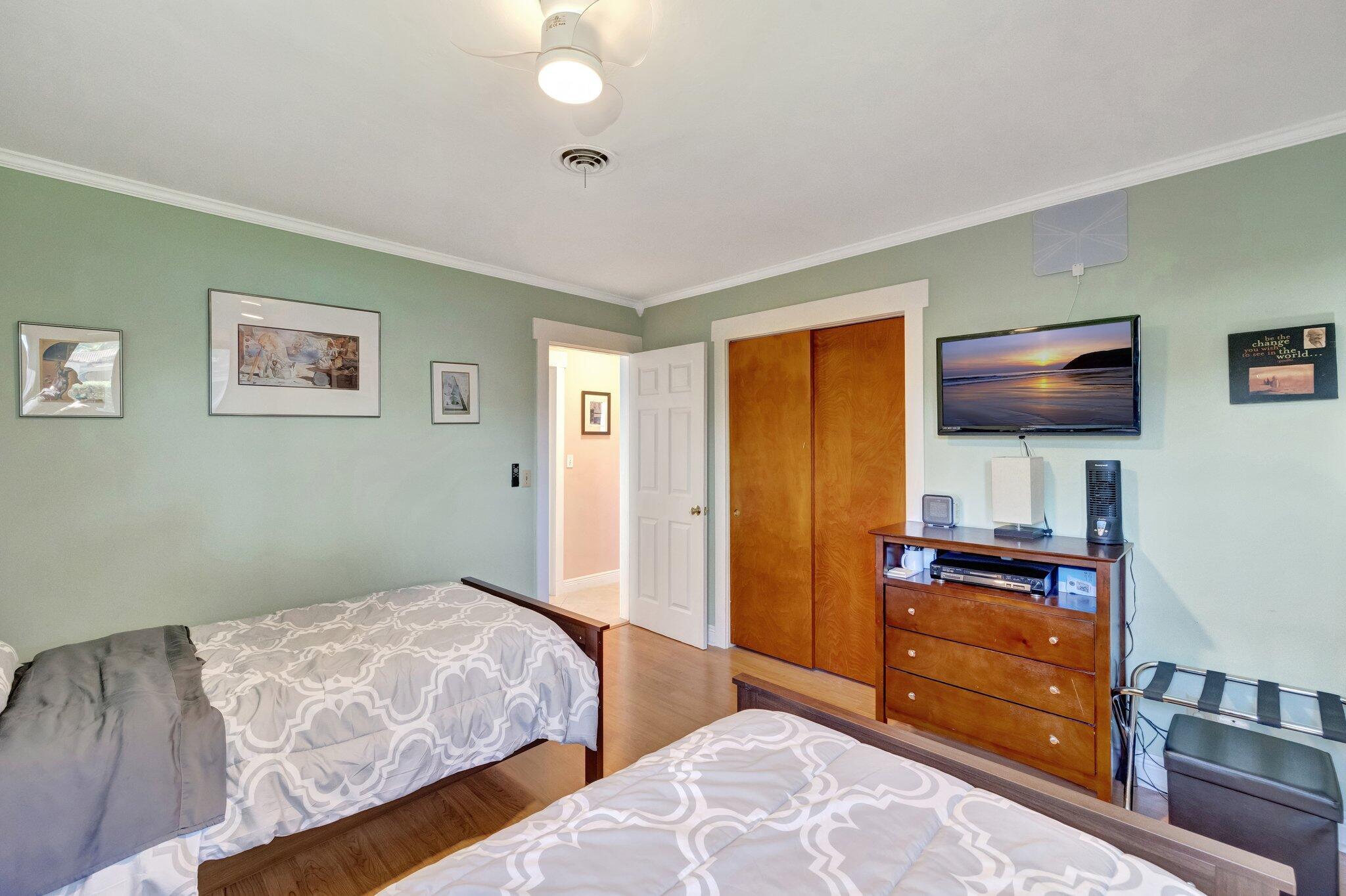 4633 SW 38th Terrace