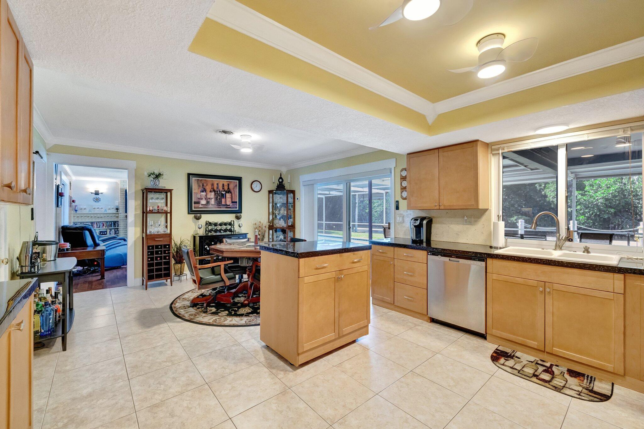 4633 SW 38th Terrace