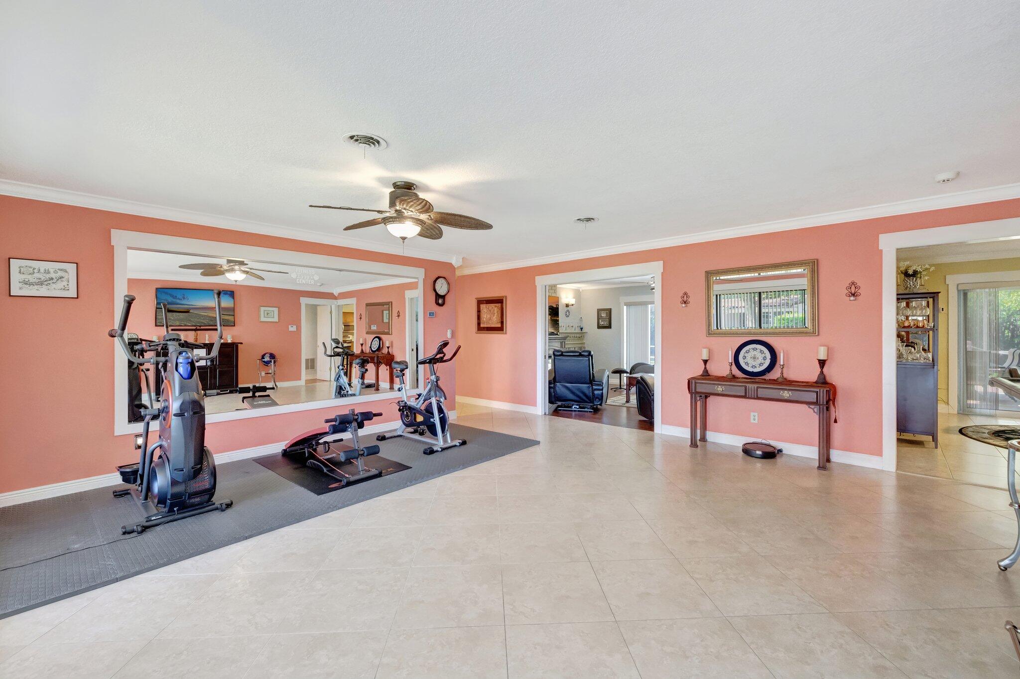 4633 SW 38th Terrace