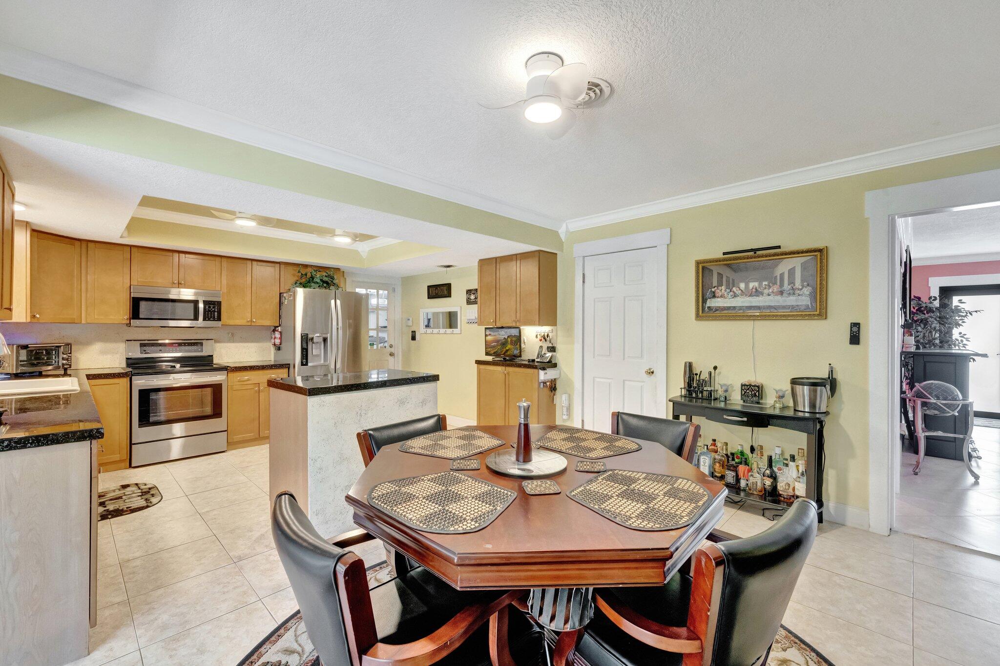 4633 SW 38th Terrace