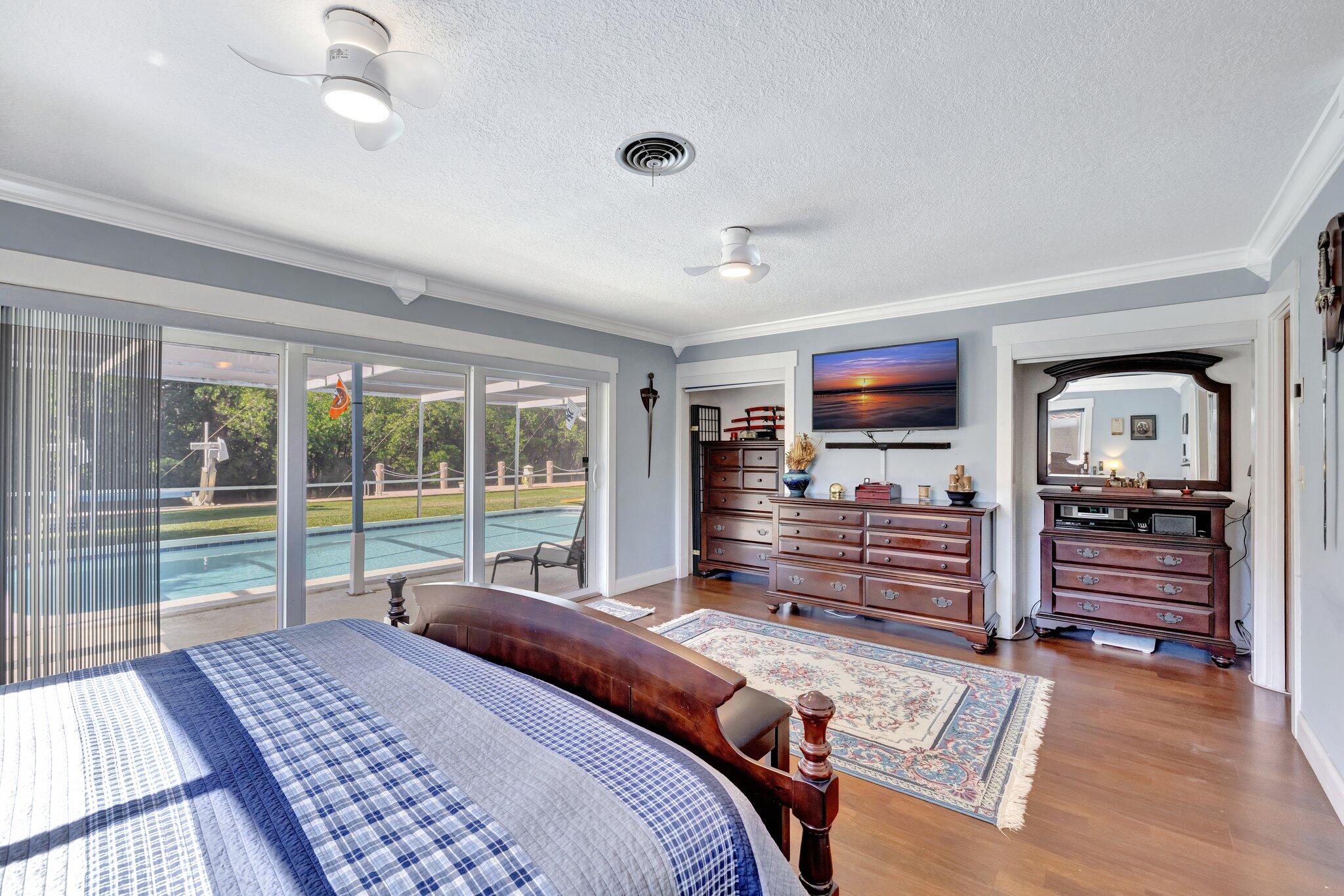 4633 SW 38th Terrace