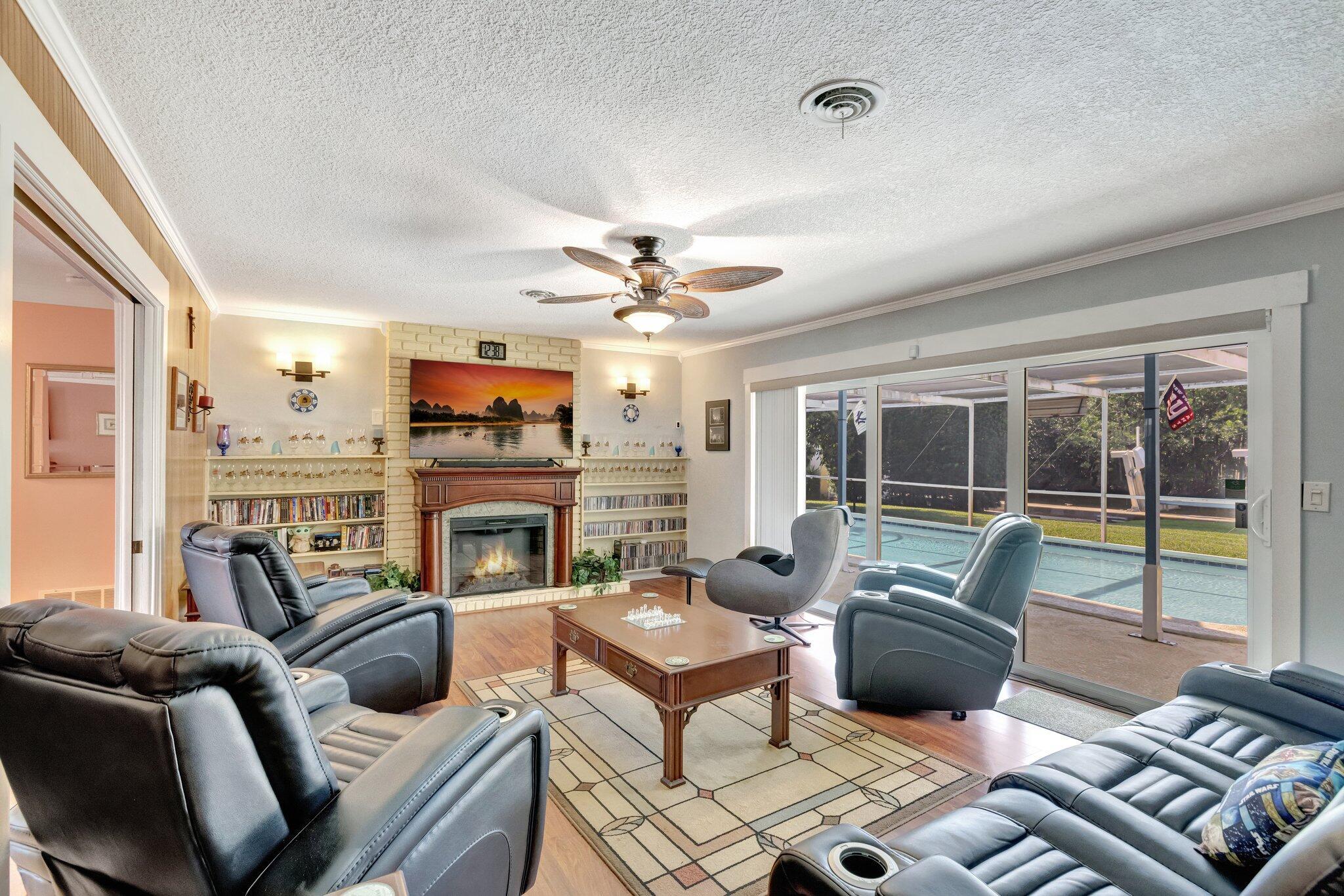 4633 SW 38th Terrace