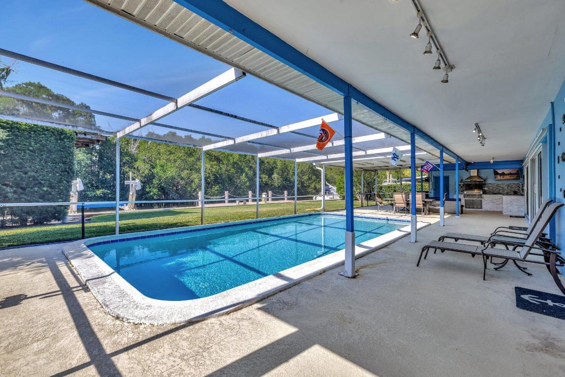 4633 SW 38th Terrace