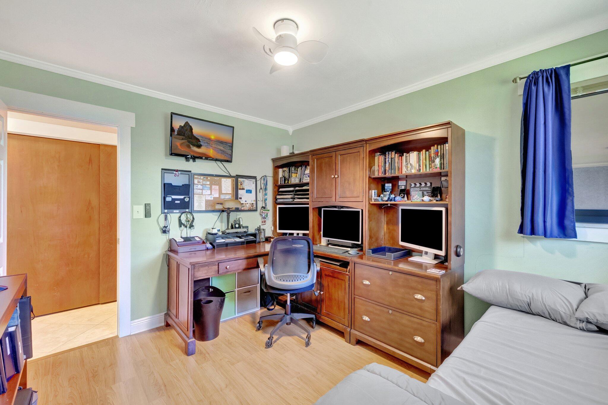 4633 SW 38th Terrace