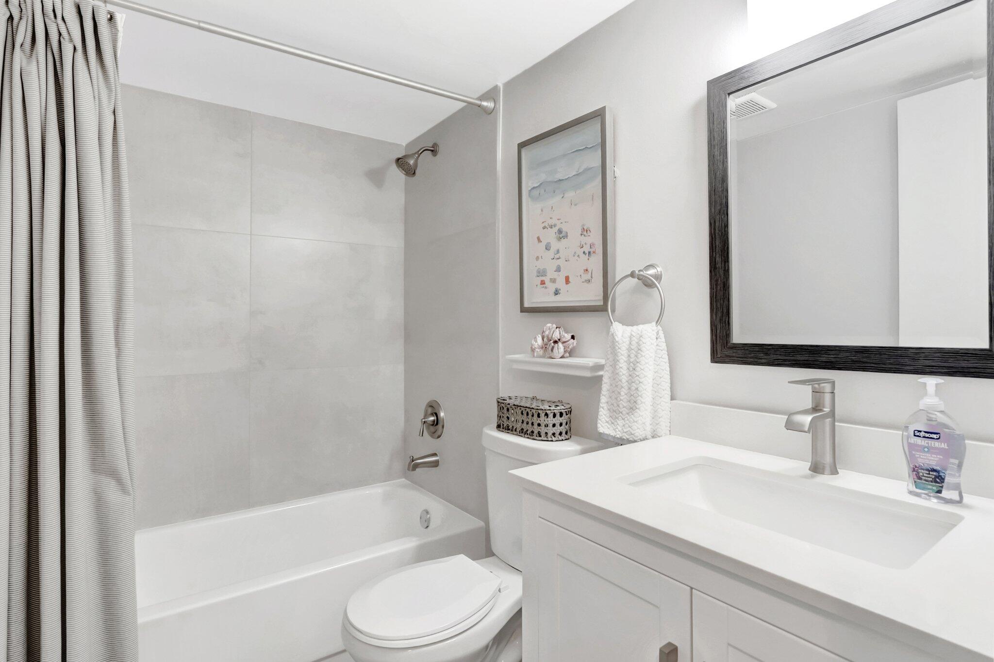 5801 Camino Del Sol 102