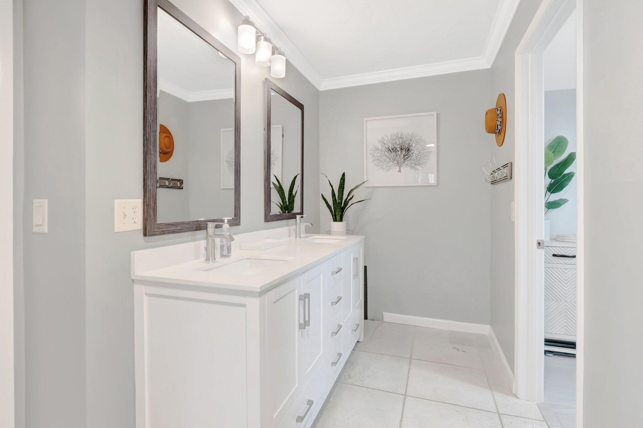 5801 Camino Del Sol 102