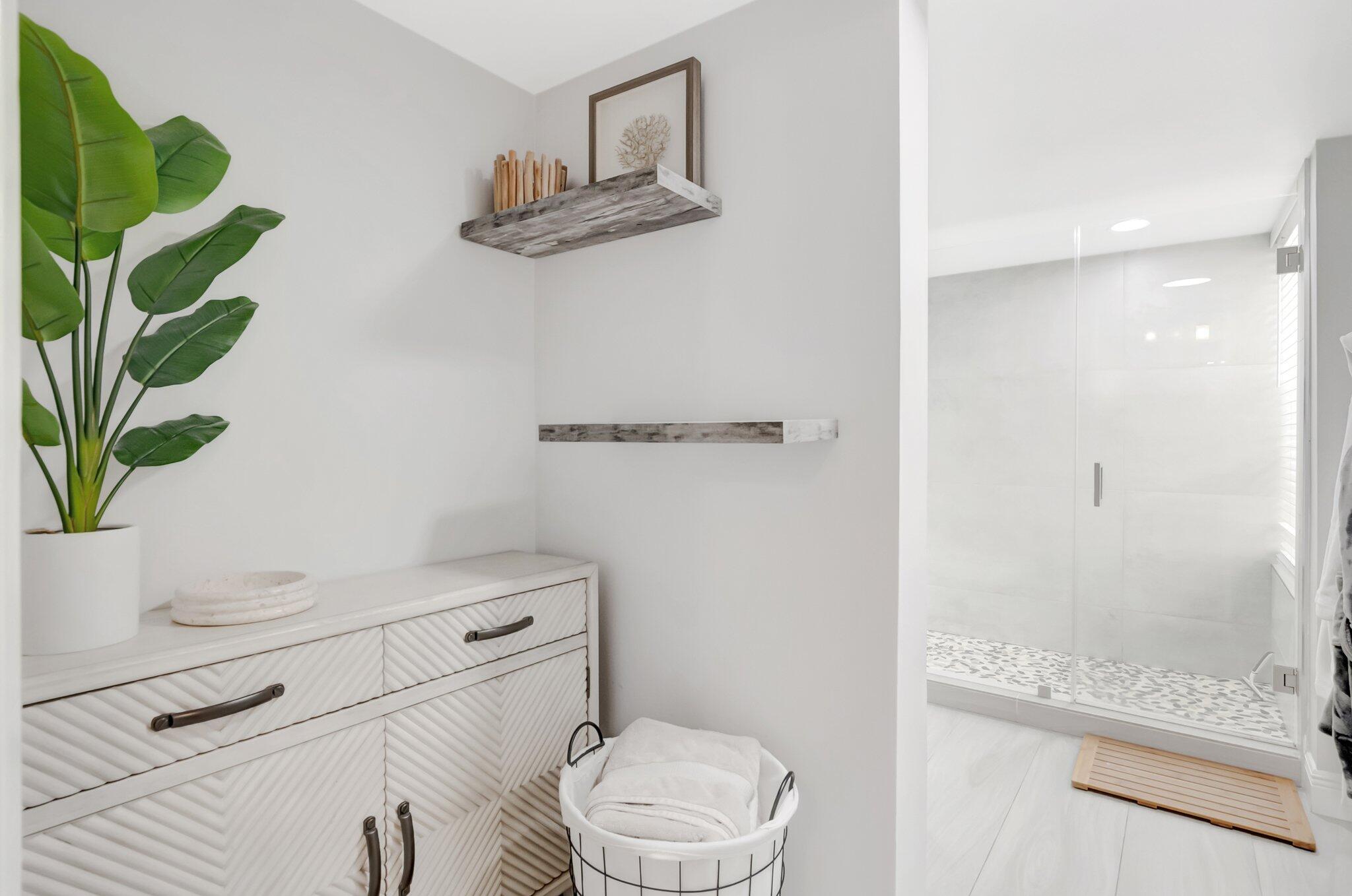 5801 Camino Del Sol 102