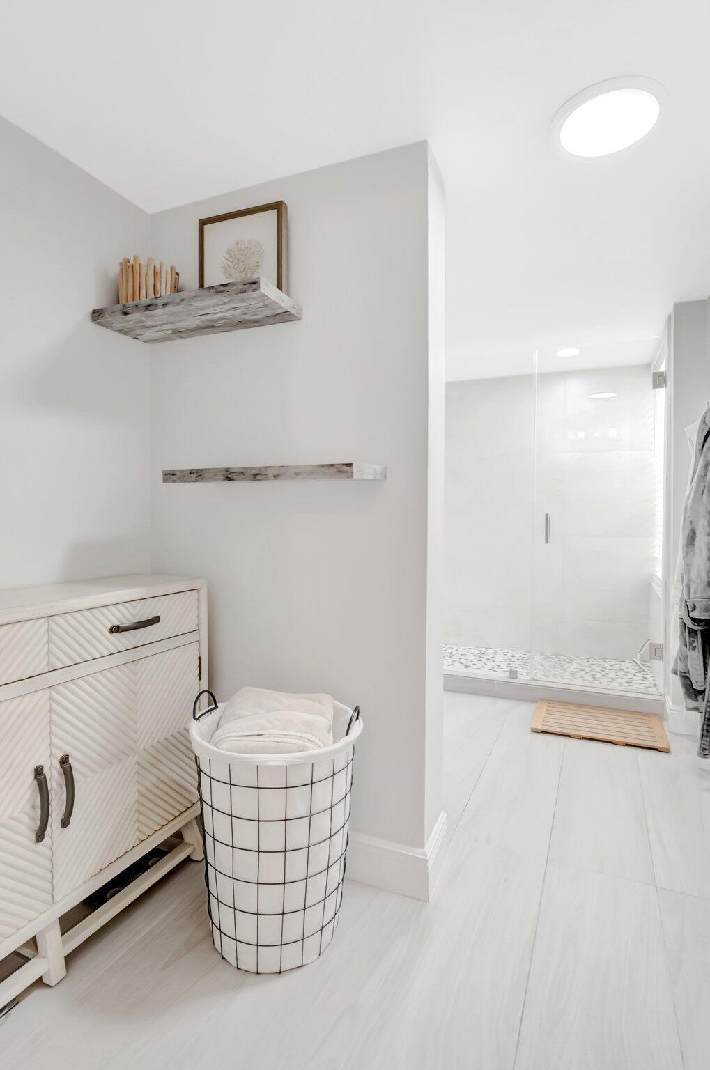 5801 Camino Del Sol 102