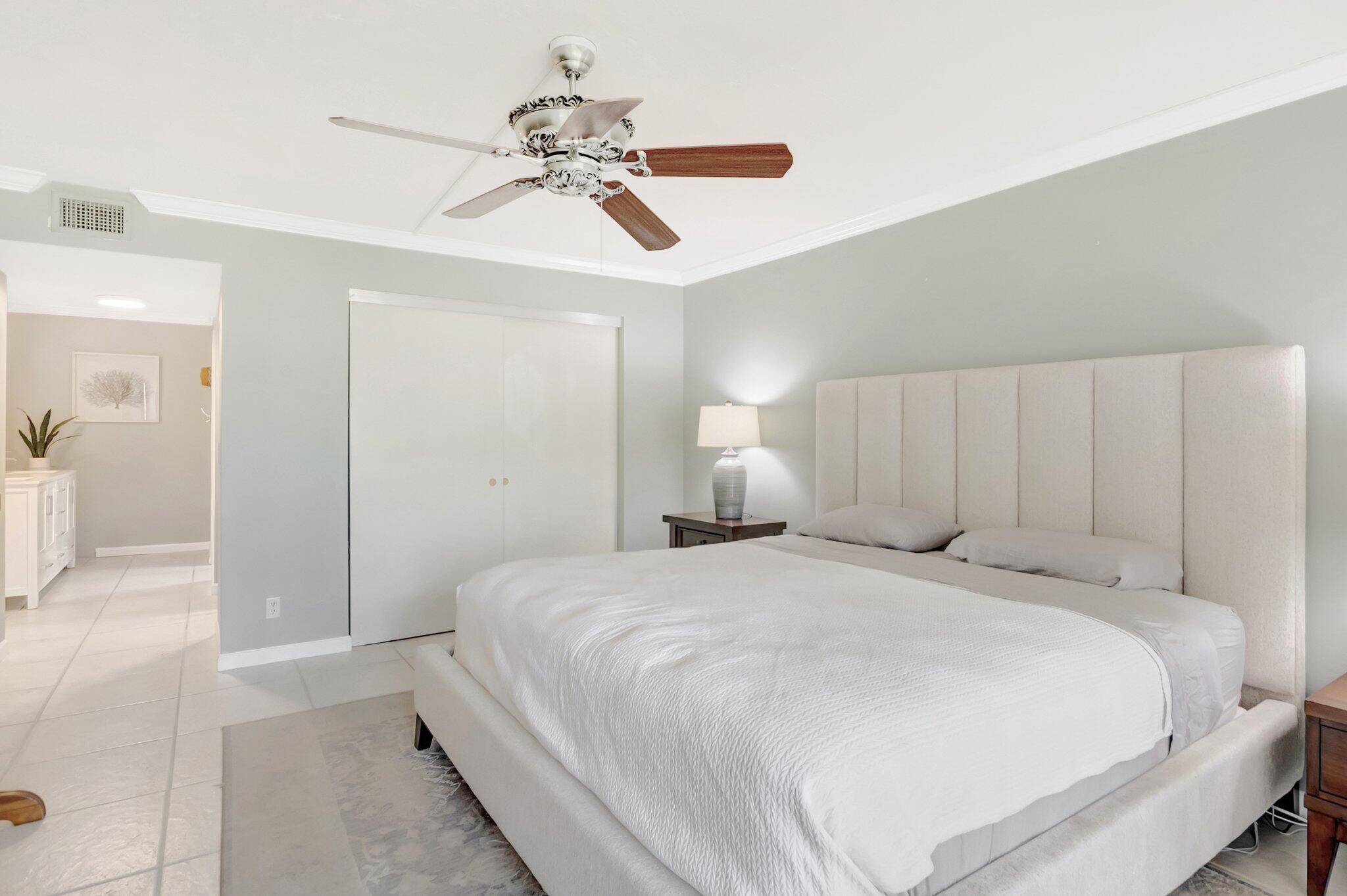 5801 Camino Del Sol 102