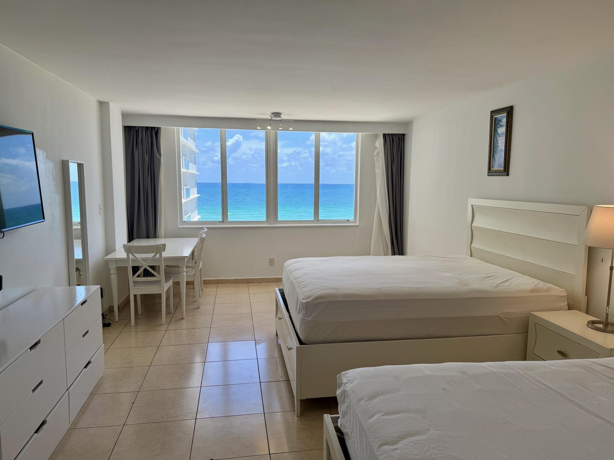 19201 Collins Avenue 448