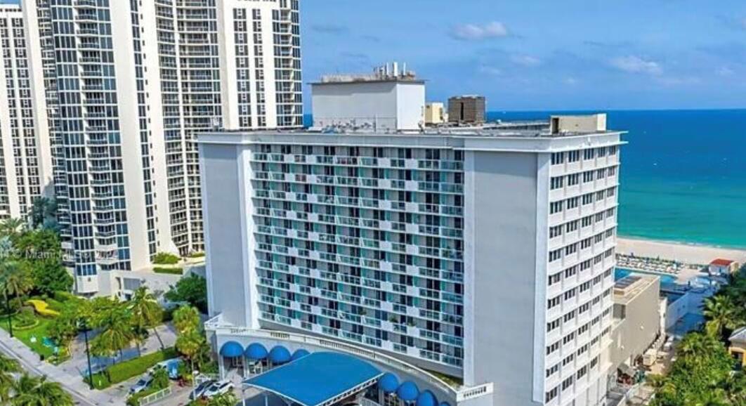 19201 Collins Avenue 448