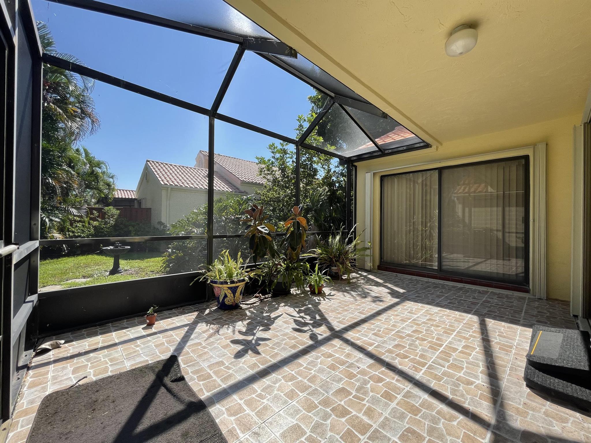 2575 La Cristal Circle