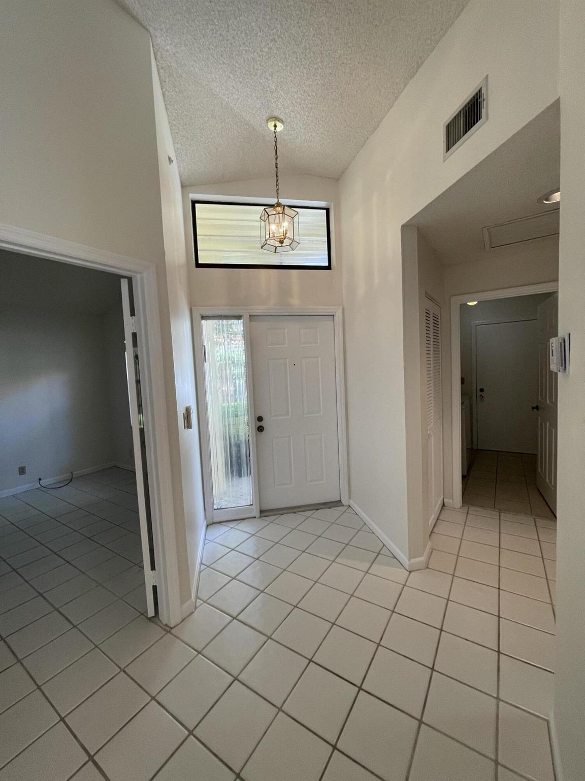 2575 La Cristal Circle