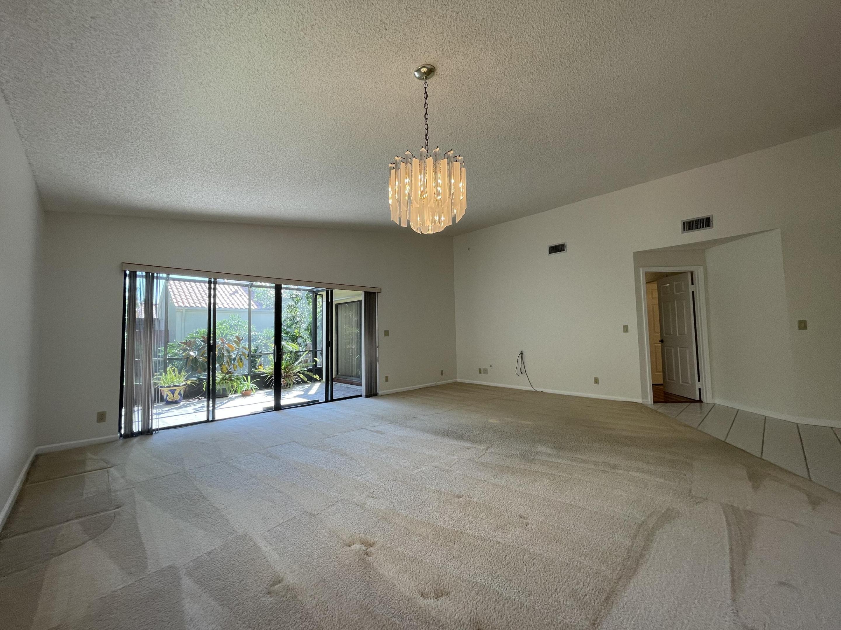 2575 La Cristal Circle